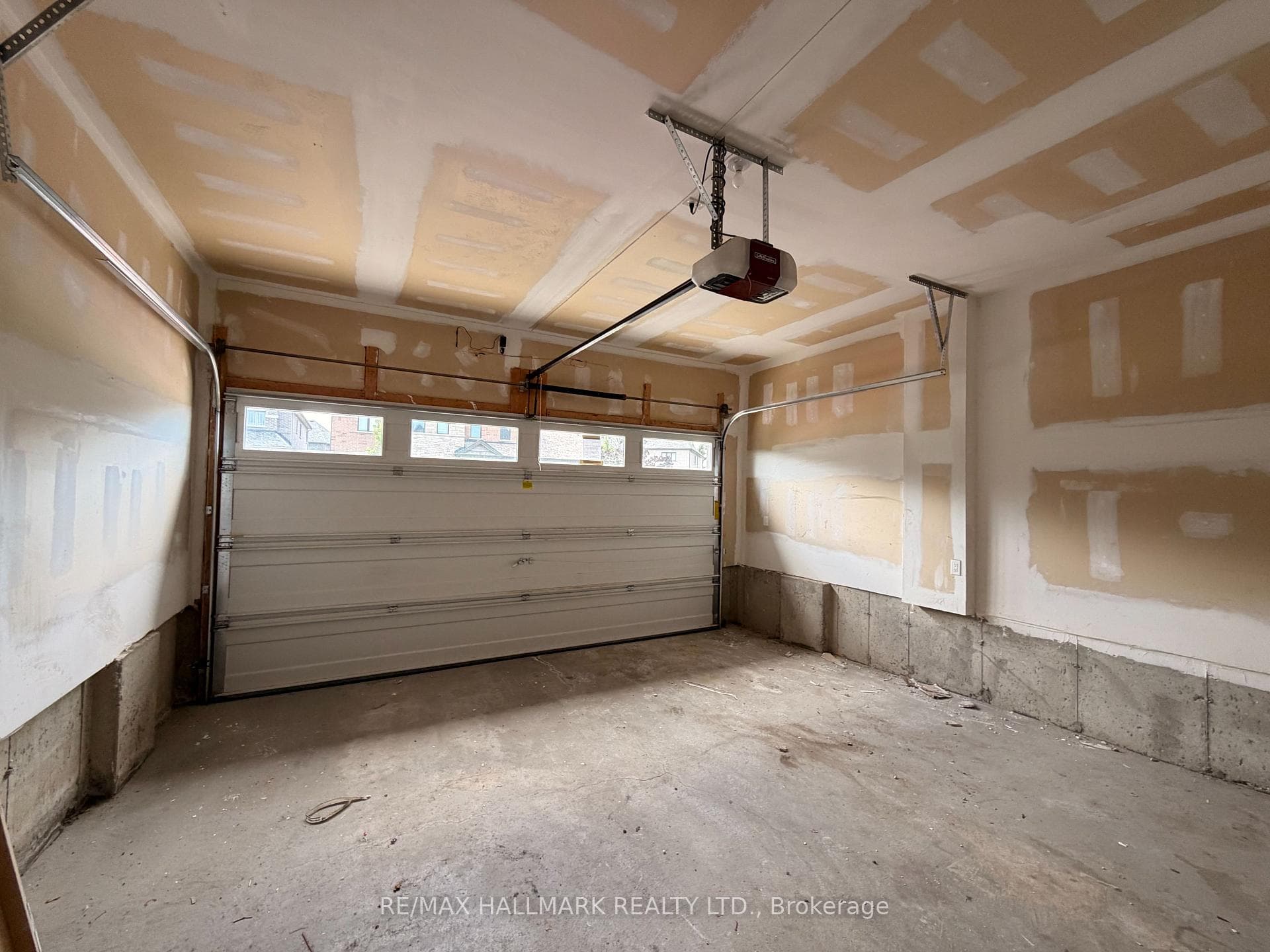 86 Holt Drive photo 14