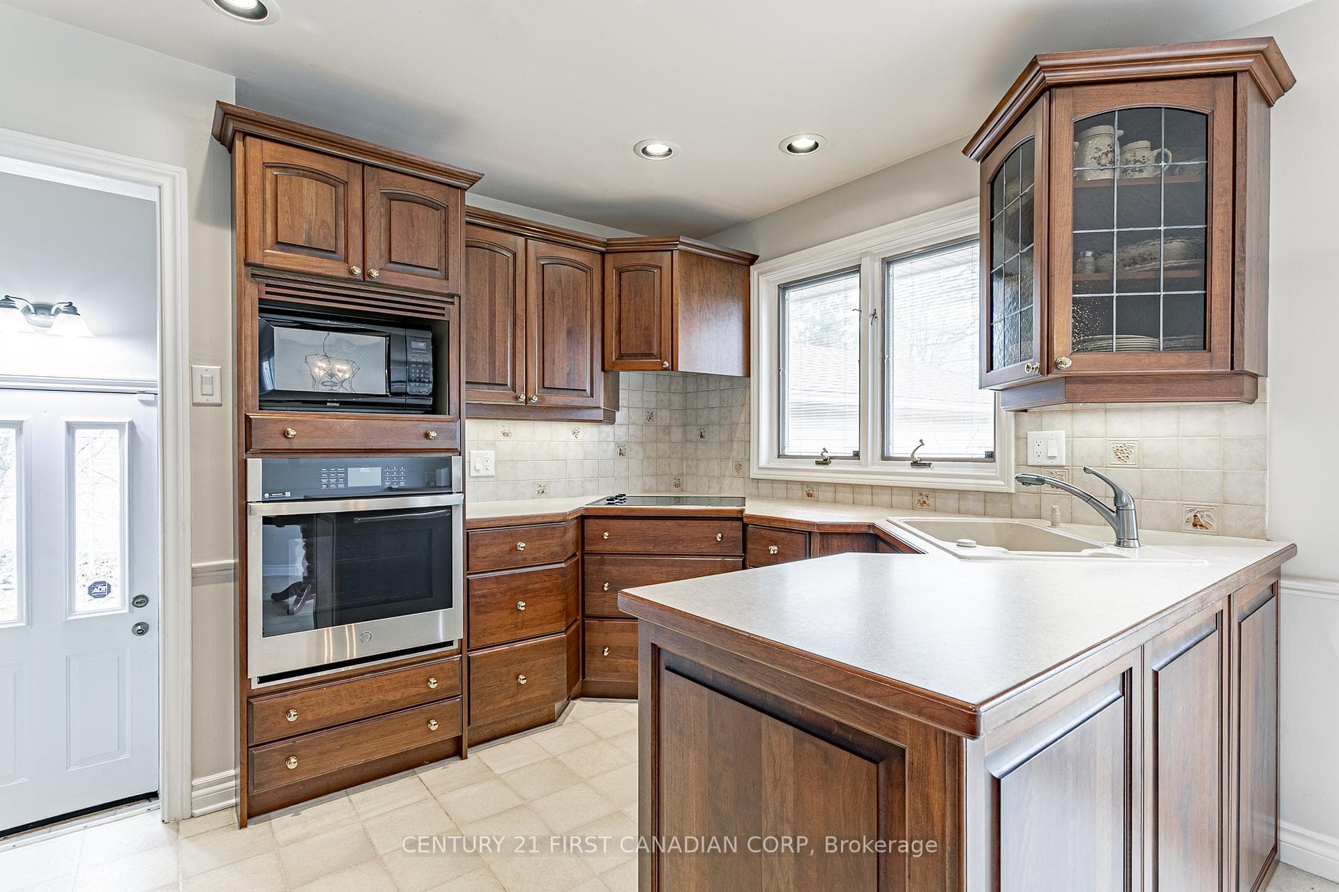 256 Southcrest Drive photo 25