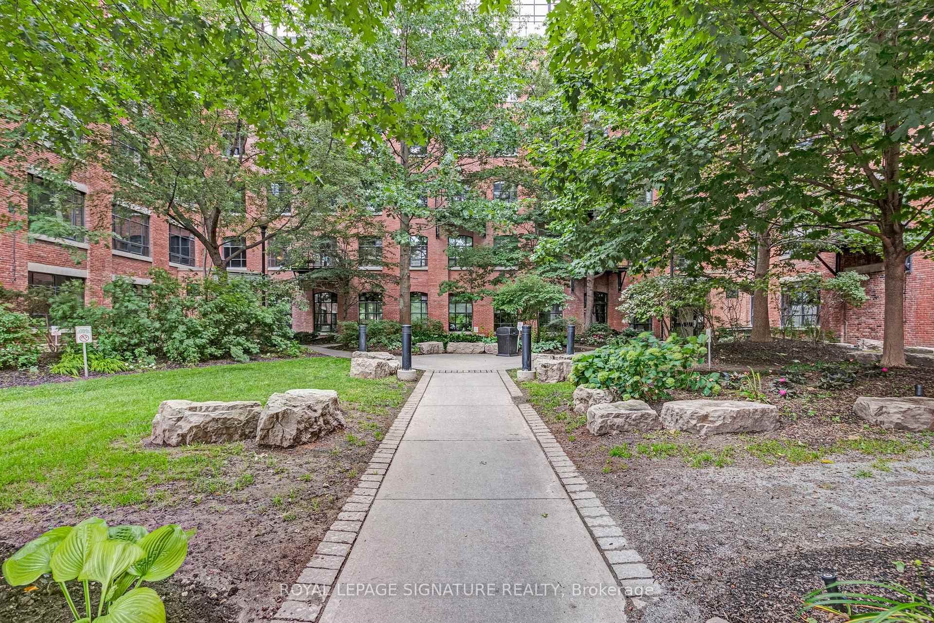 68 Broadview Avenue Unit 305 photo 35