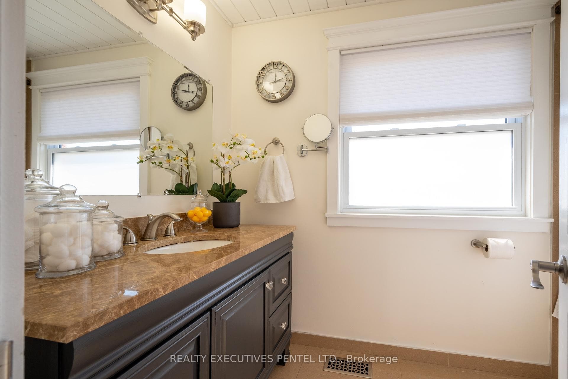 613 Daintry Crescent photo 21