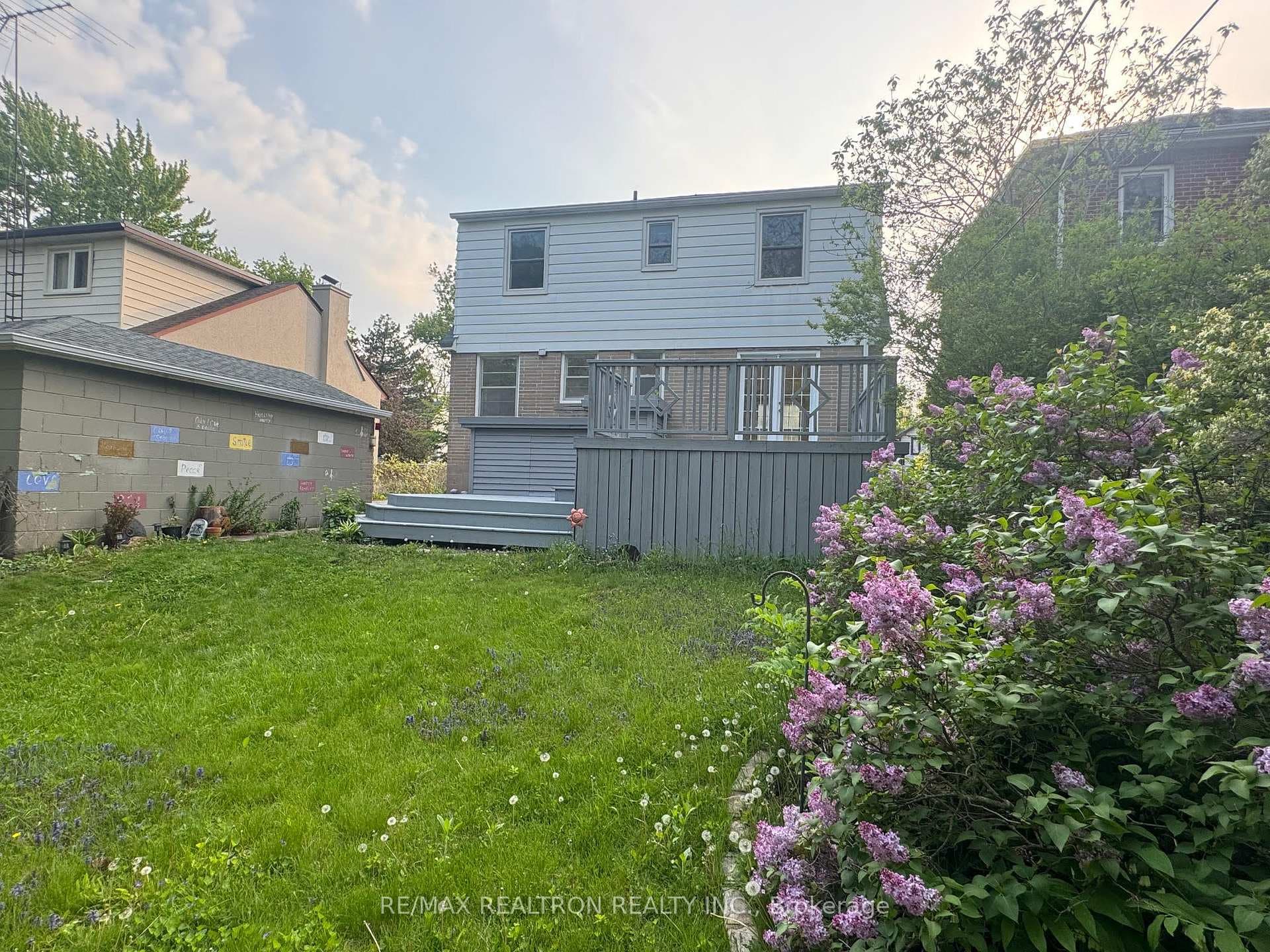 105 Baker Avenue photo 34