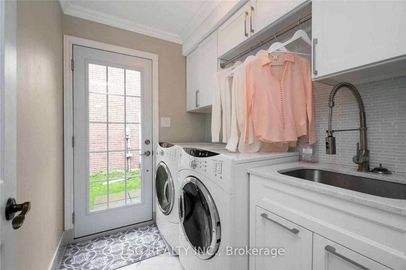 174 Hazelwood Drive photo 3