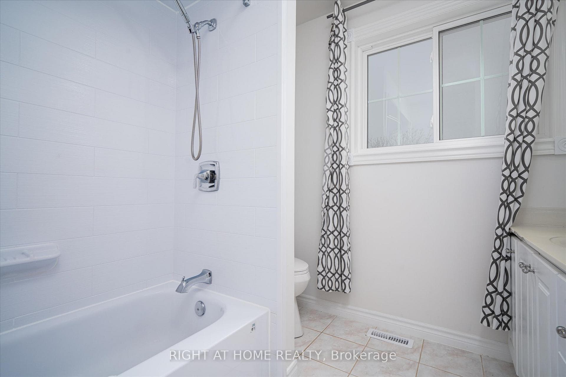 65 Longsword Drive photo 15
