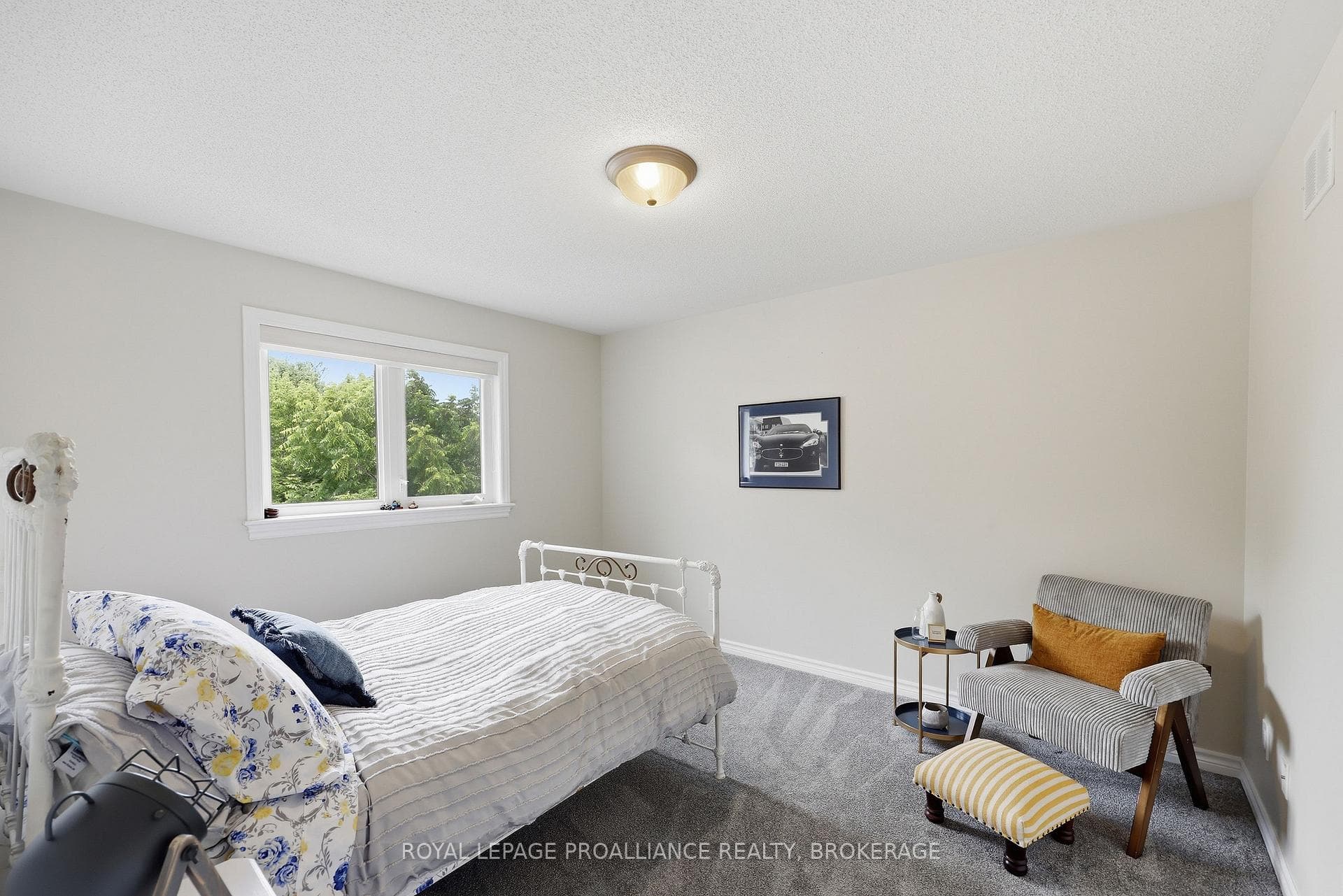 654 Fieldstone Drive photo 33