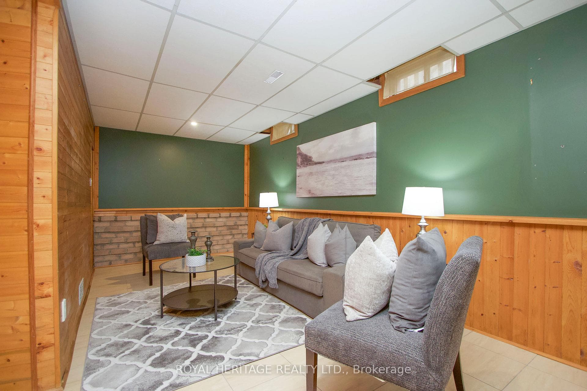 655 Sultana Square photo 20