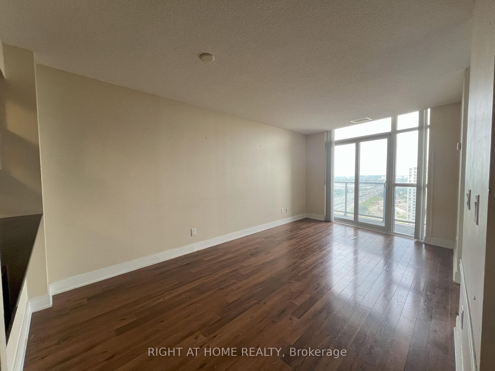 135 Village Green Square Unit 3622 photo 8