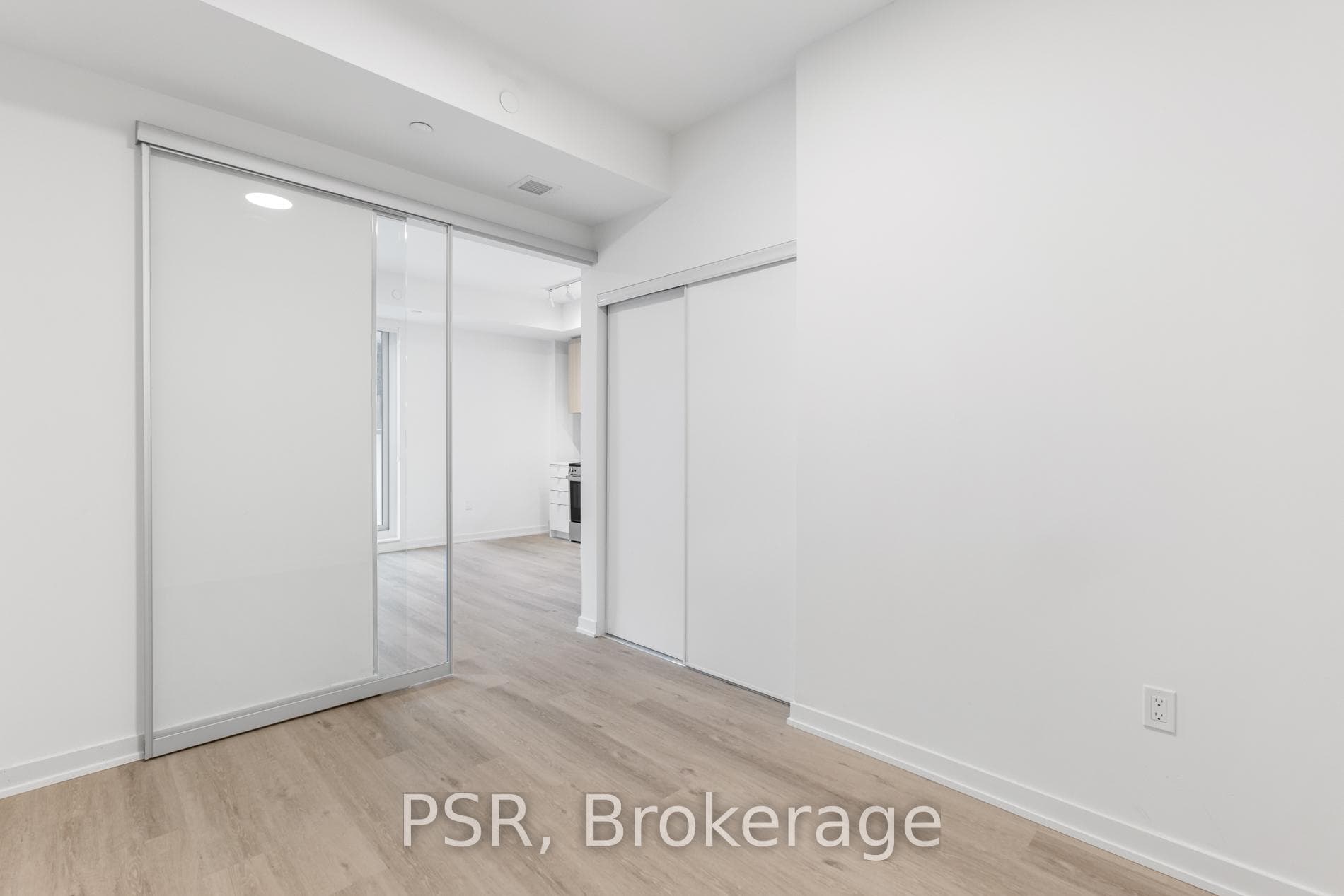4365 Bloor Street Unit 914 photo 7