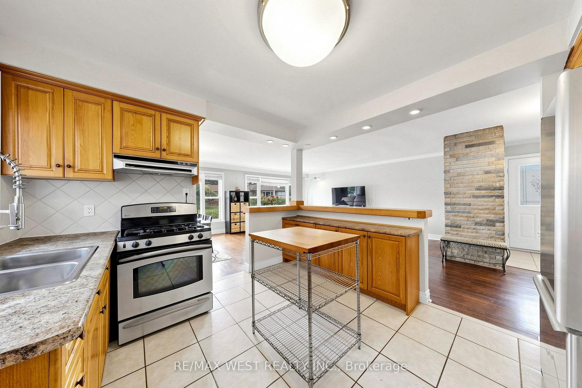 32 Allonsius Drive photo 14
