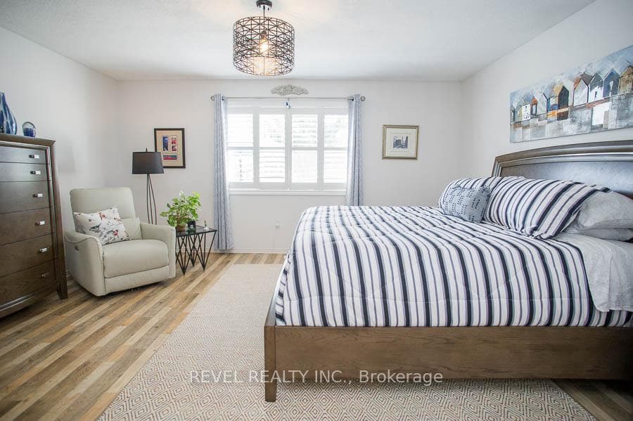 19 Lovell Crescent photo 16