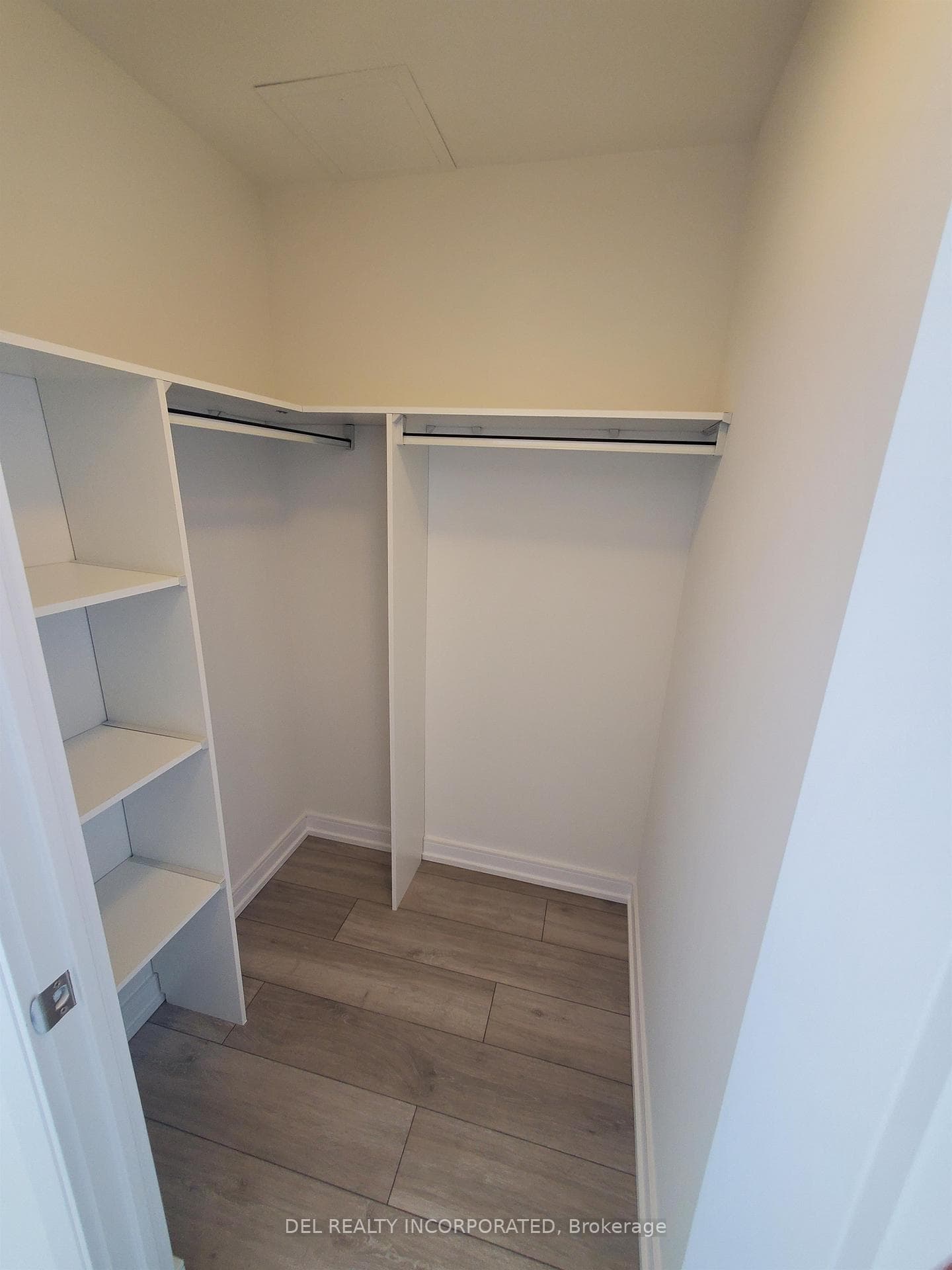 225 Village Green Square Unit 307 photo 7