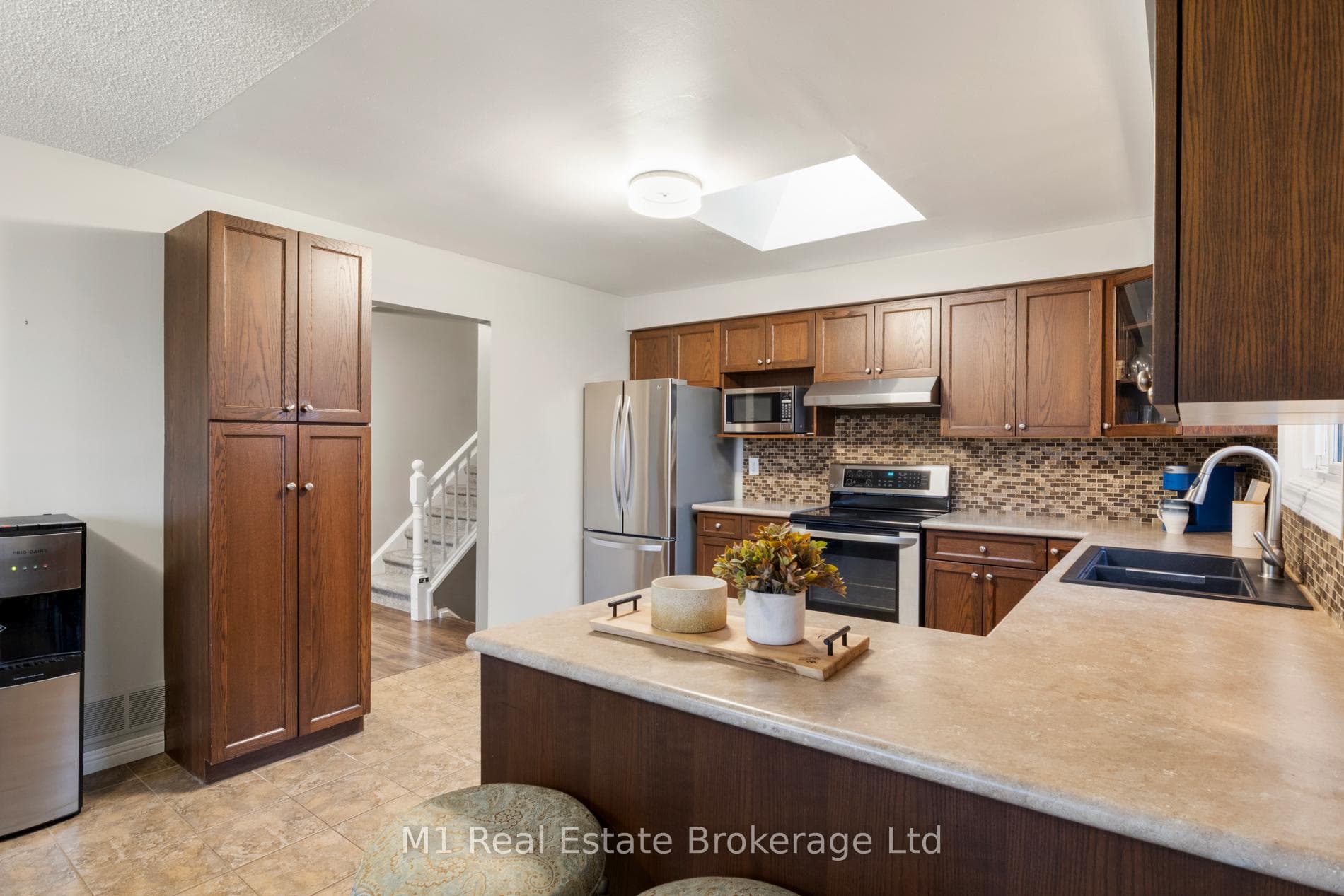 516 Harvey Street photo 9