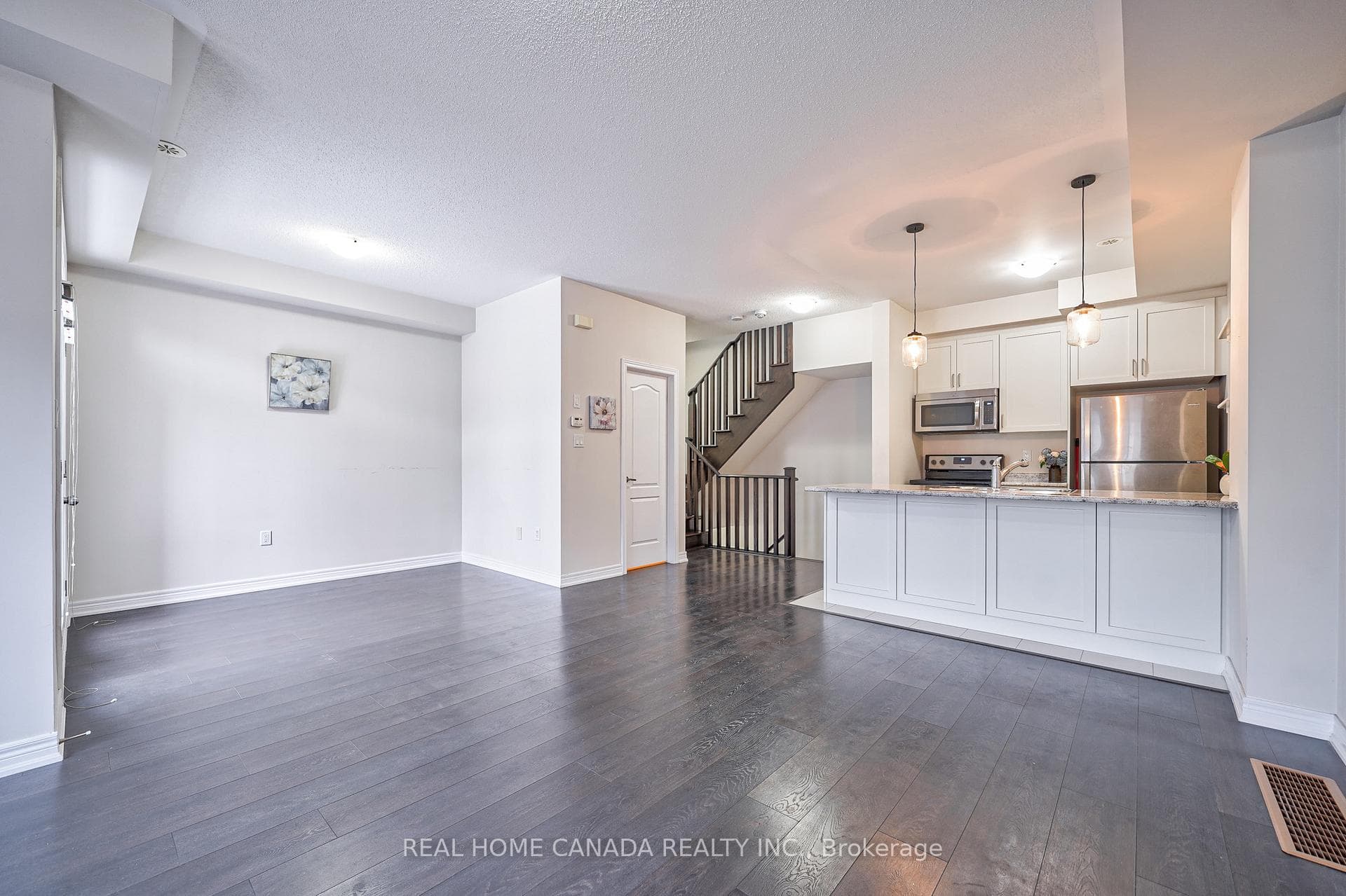2435 Greenwich Drive Unit 63 photo 13