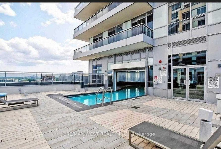 9191 Yonge Street Unit 909 photo 13