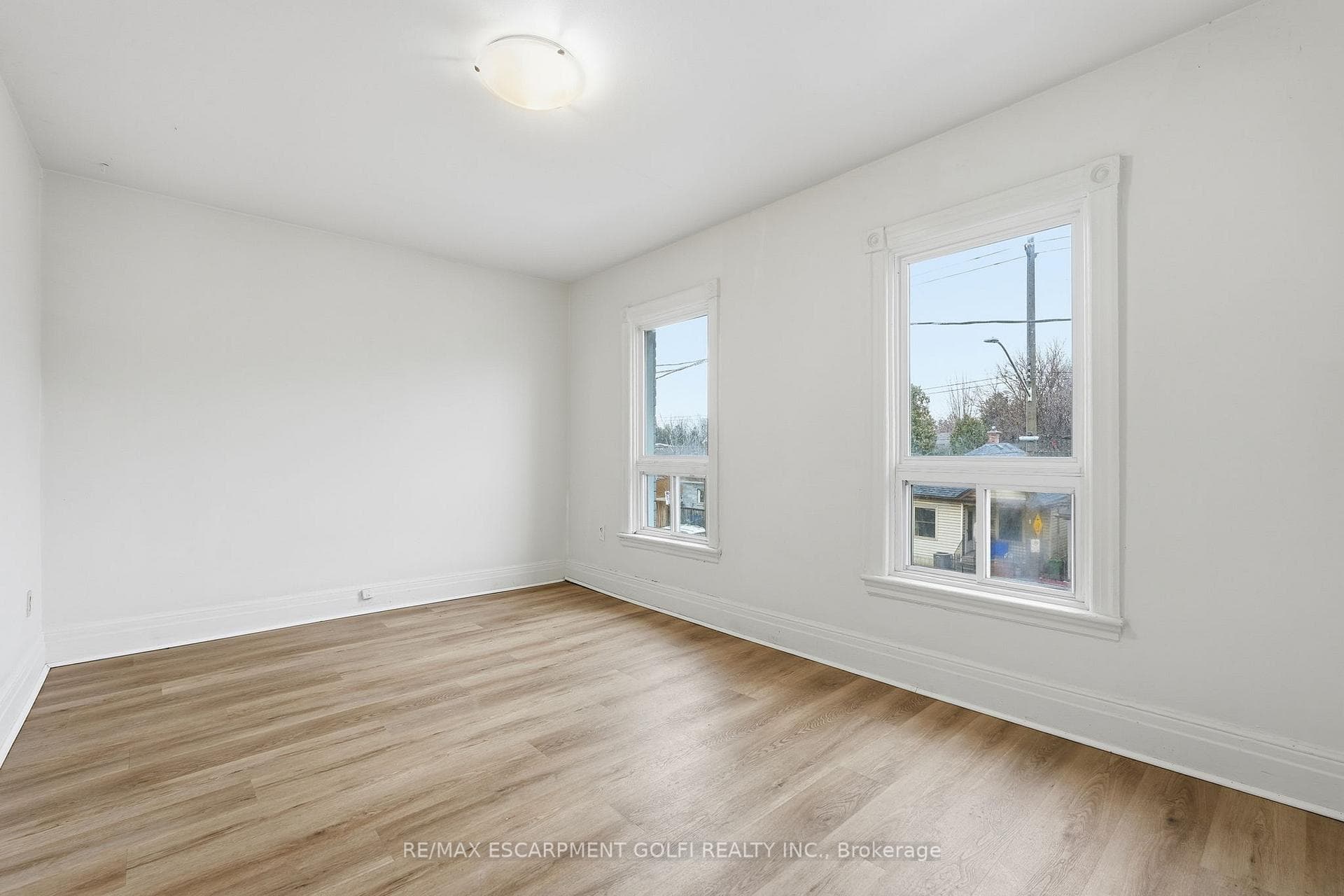 39 Burlington Street photo 21