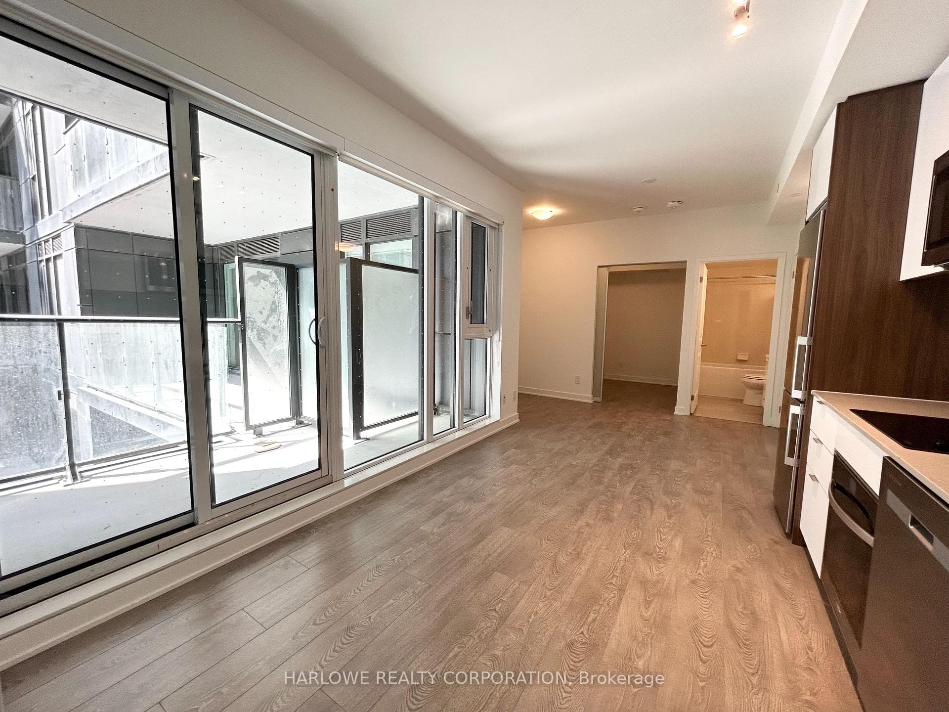 543 Richmond Street Unit 425 photo 2