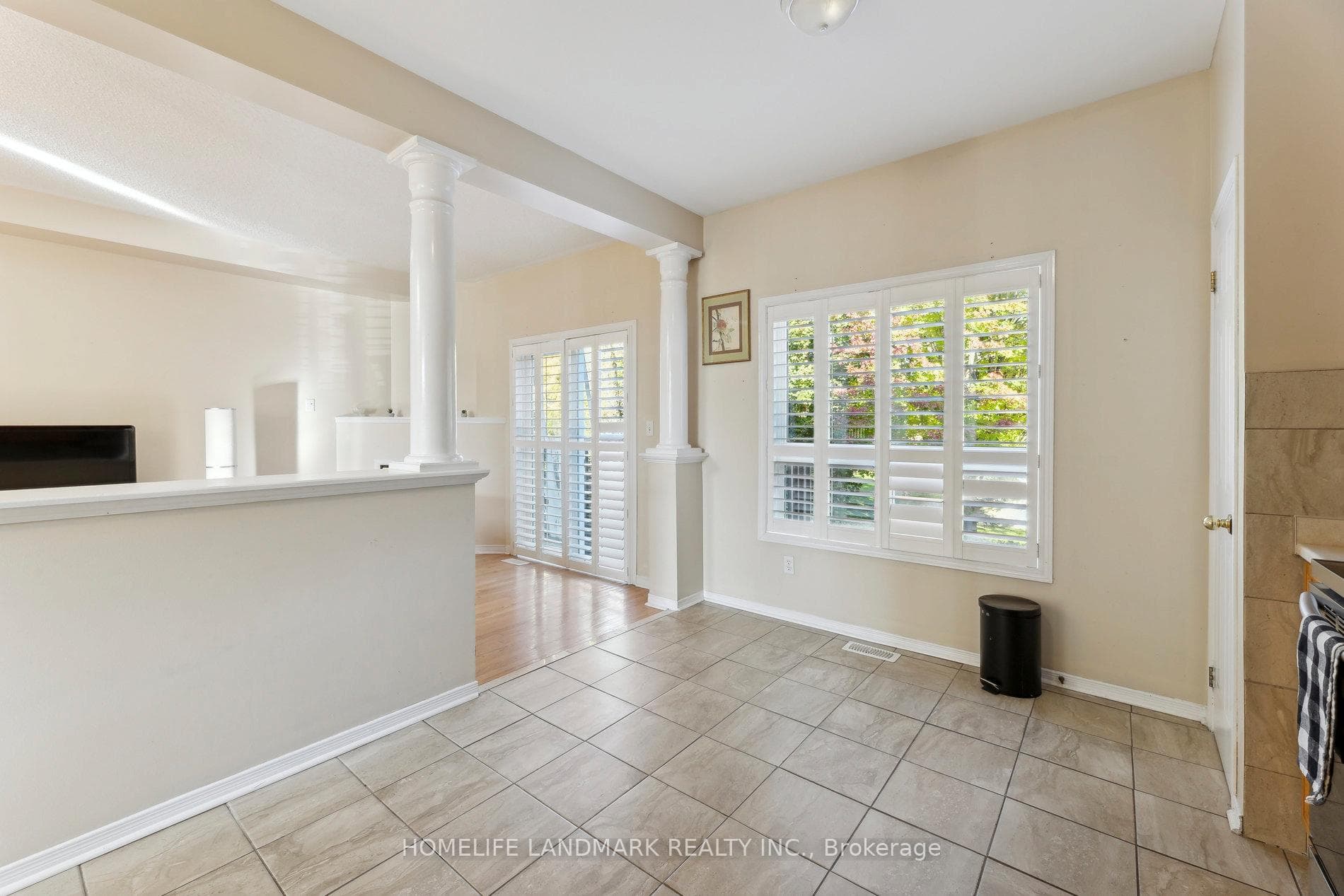 80 Mcfeeters Crescent photo 14