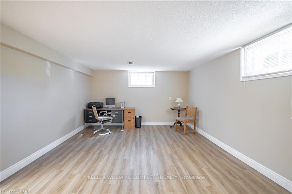 3 GROVE Avenue photo 22