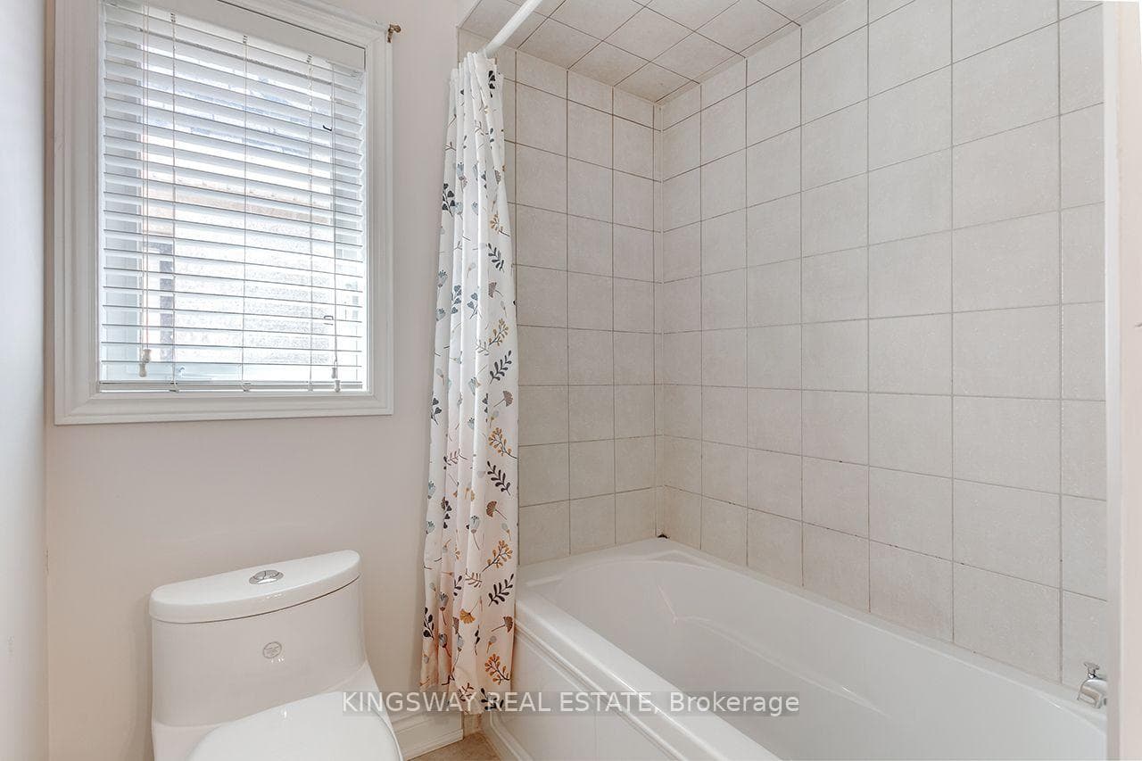 9 Scotchmere Crescent photo 18