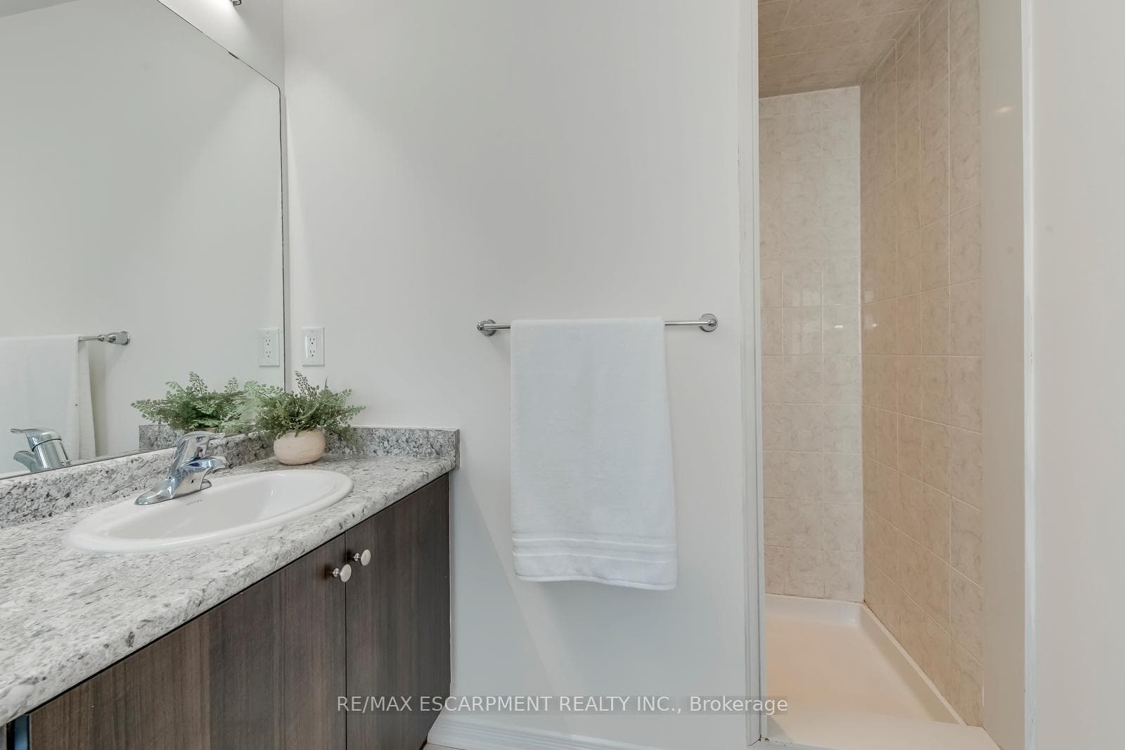 96 Arnold Marshall Boulevard photo 38