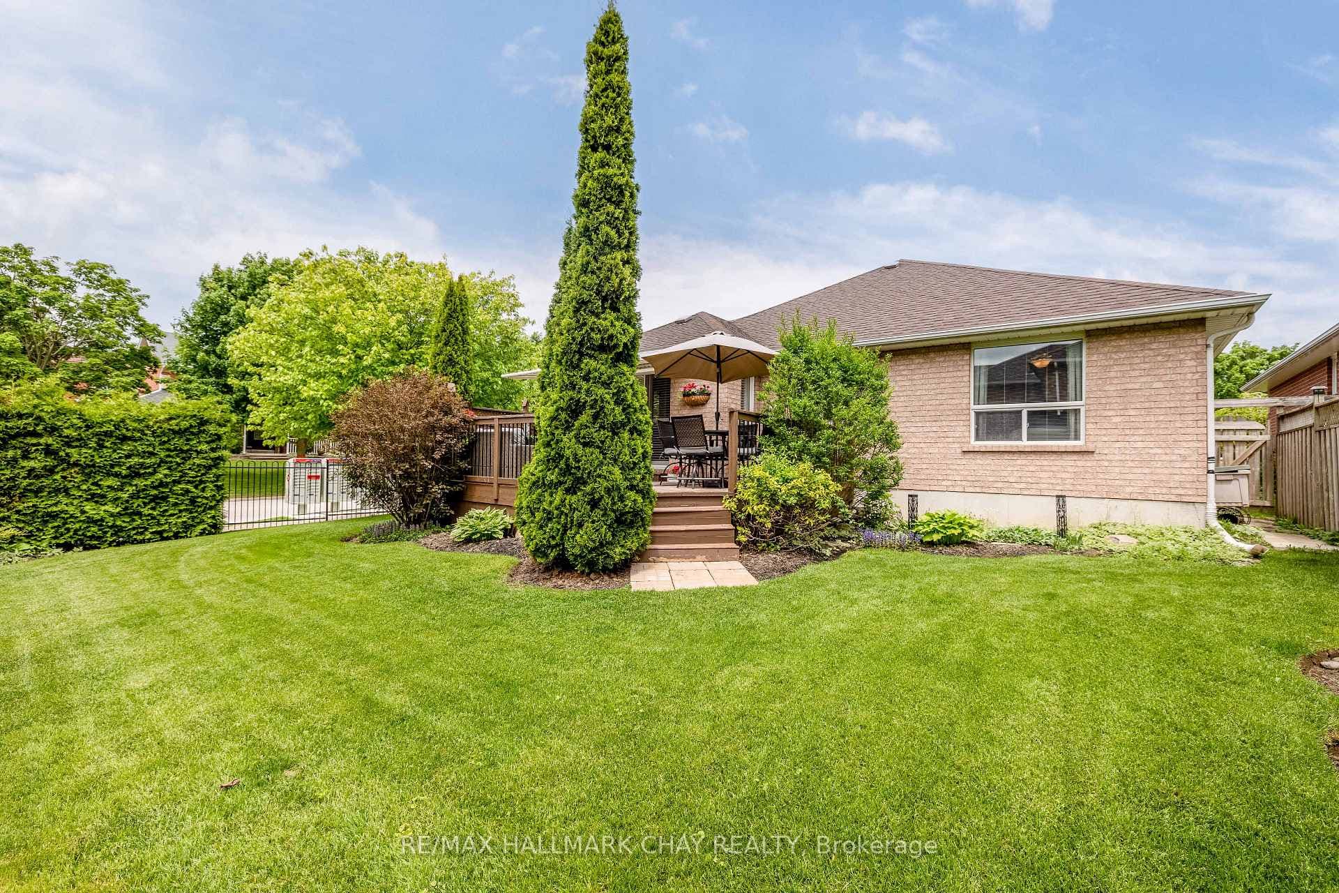 2 Forest Edge Crescent photo 37