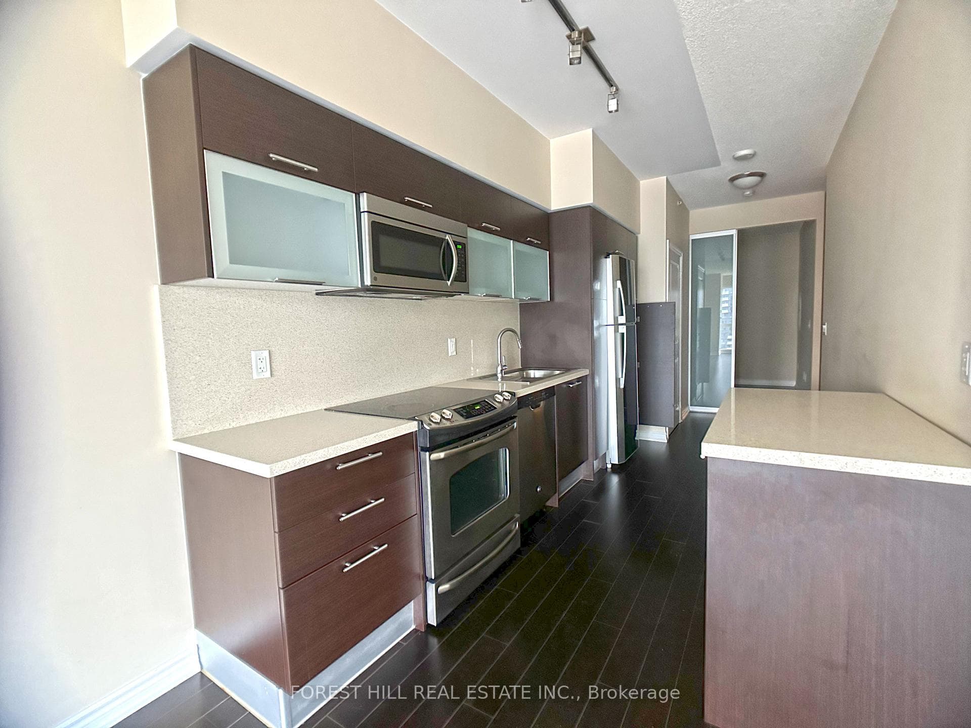 386 Yonge Street Unit 3416 photo 4