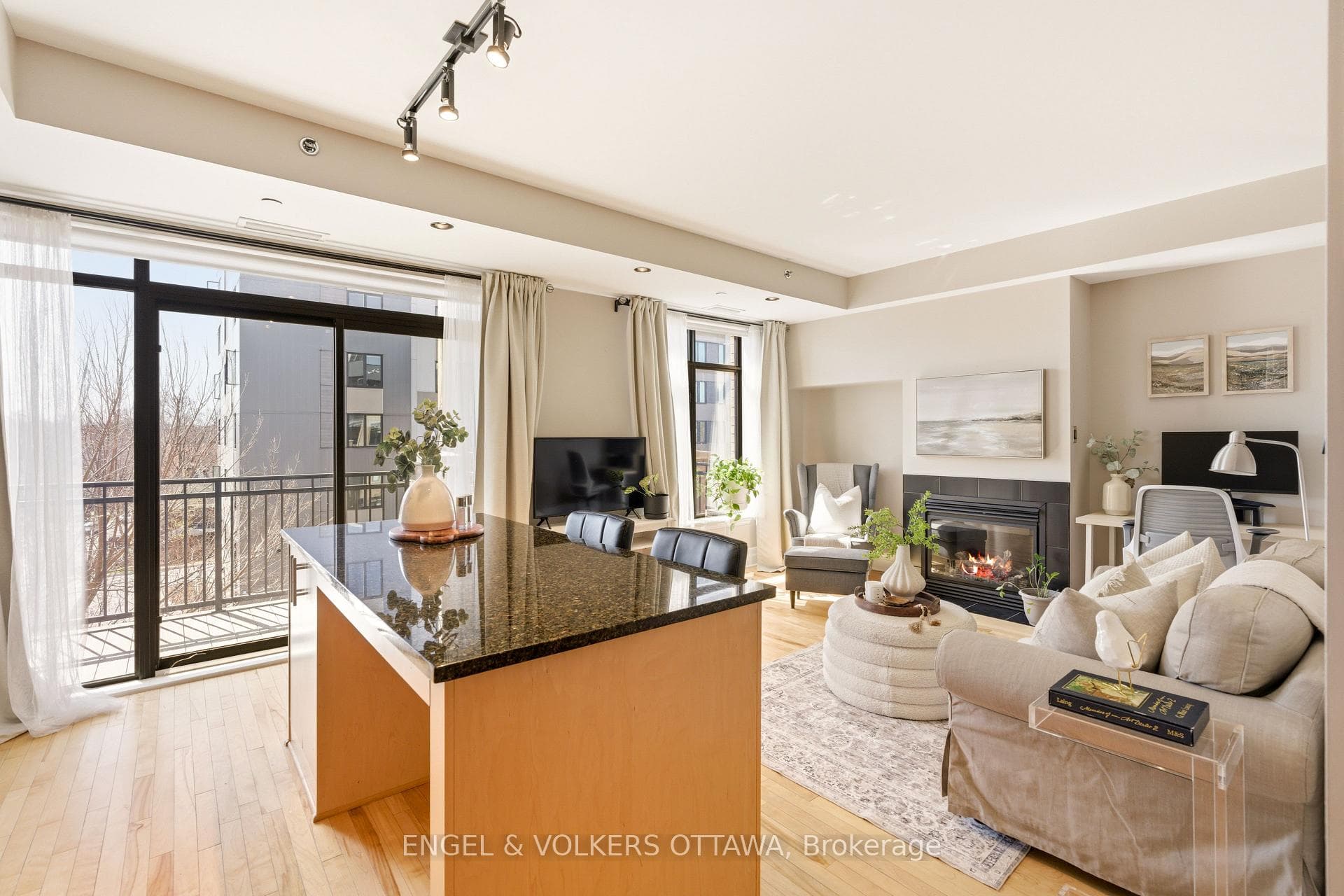 808 Bronson Avenue Unit 310 photo 11