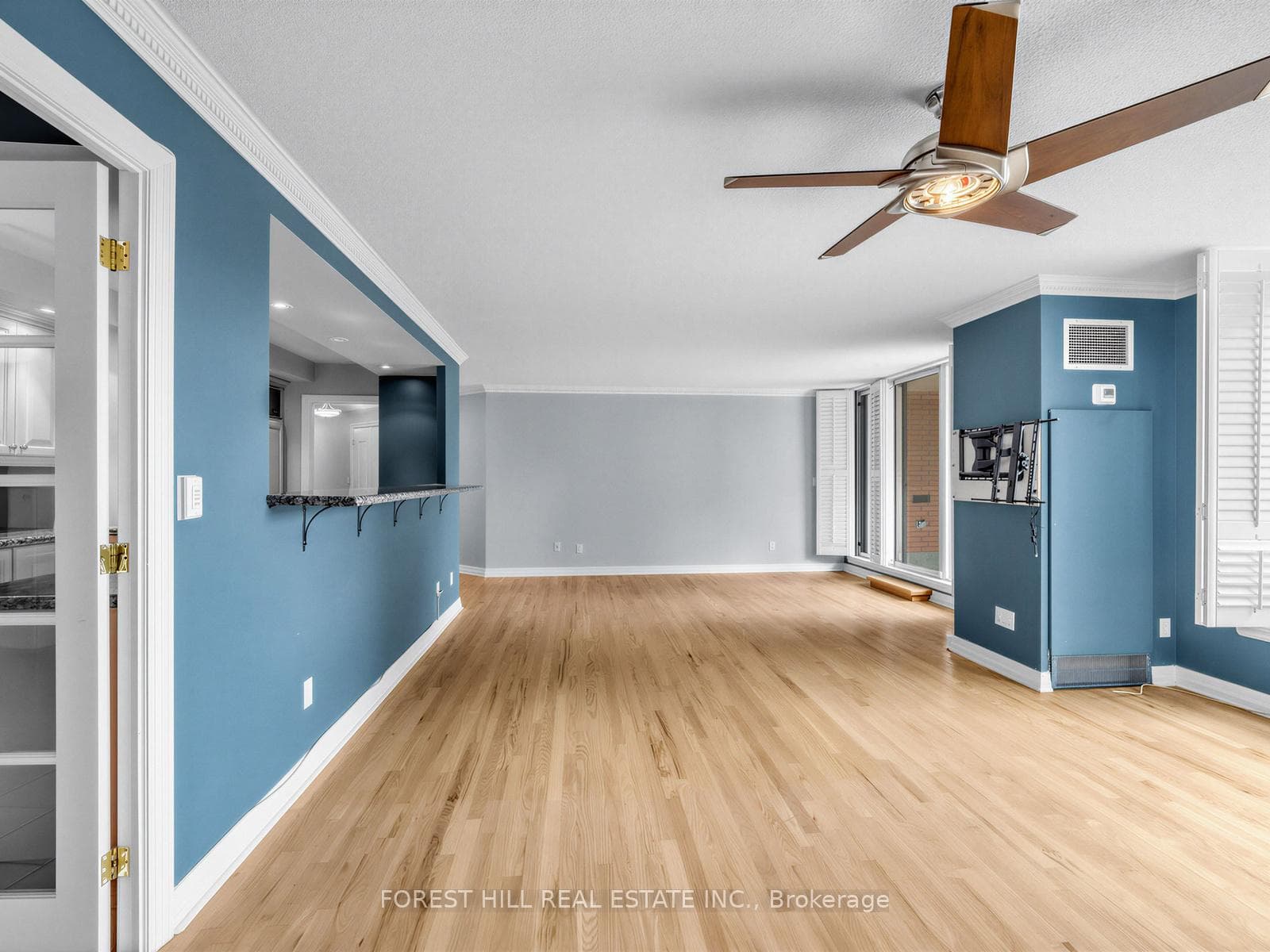 2727 Yonge Street Unit 412 photo 9