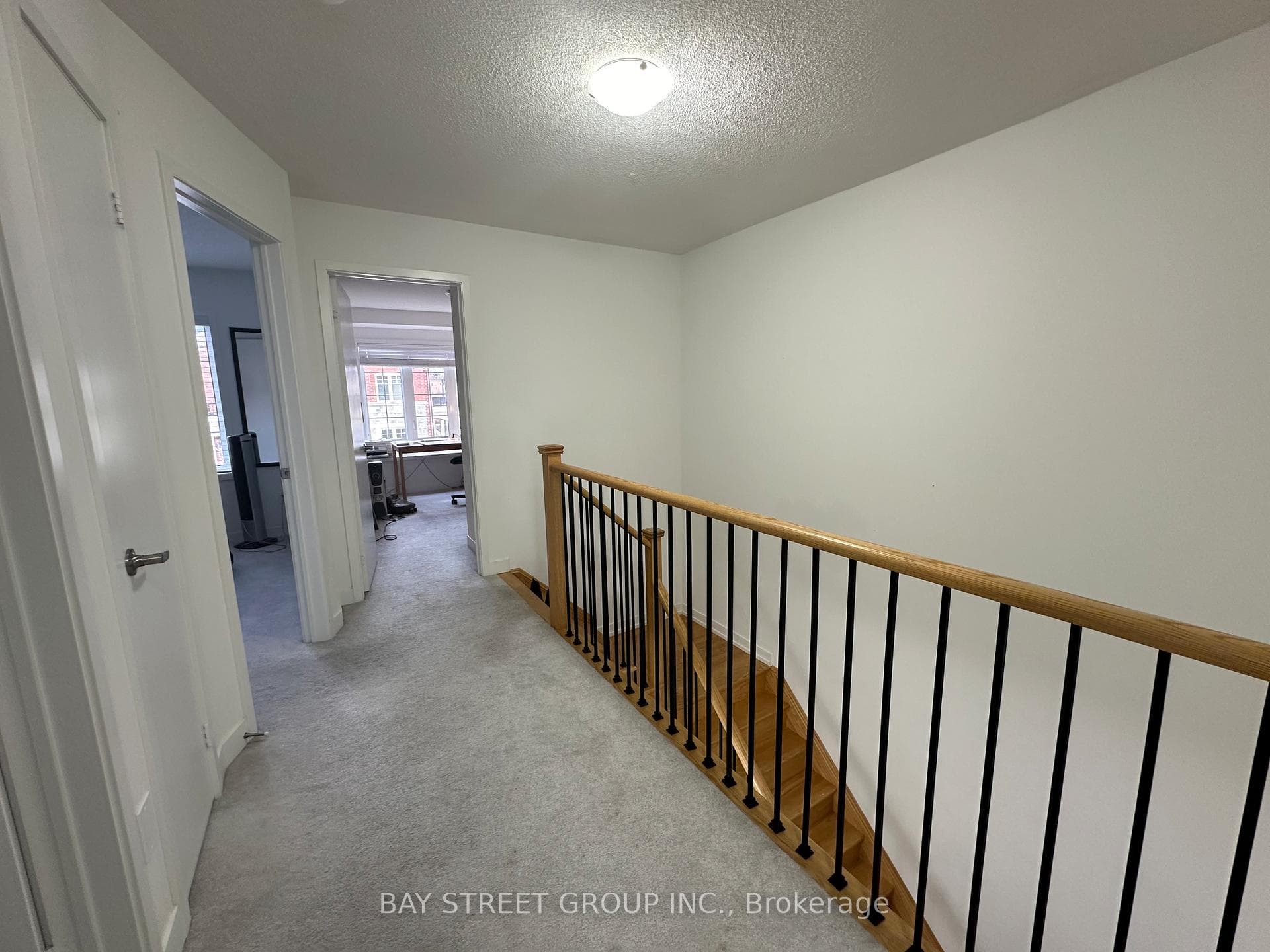 131 Knott End Crescent photo 17