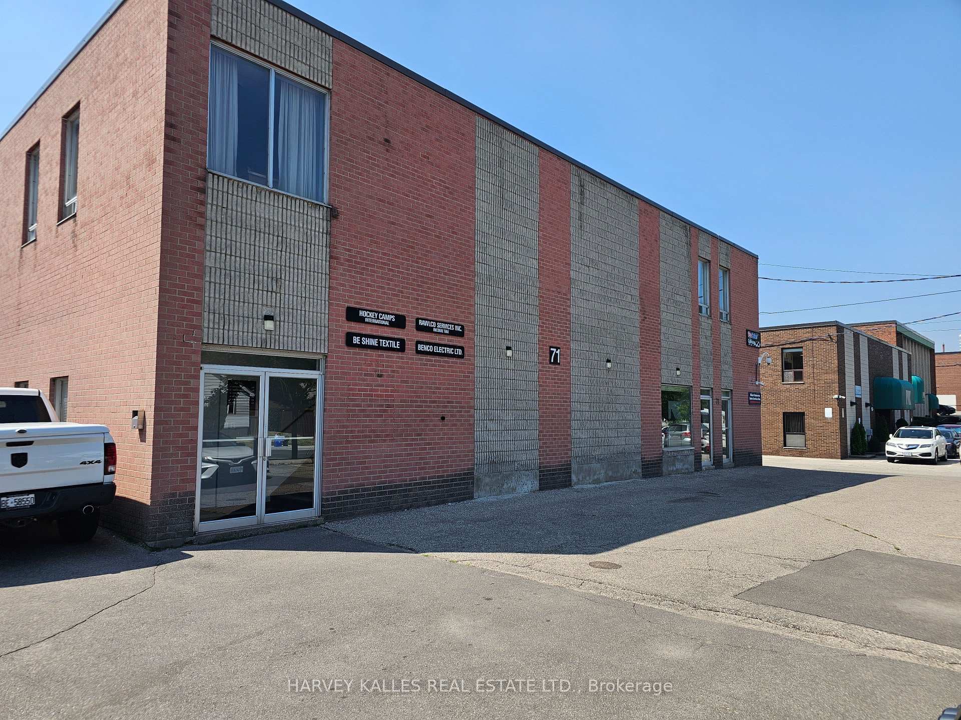 71 Glen Cameron Road Unit 6 photo 2