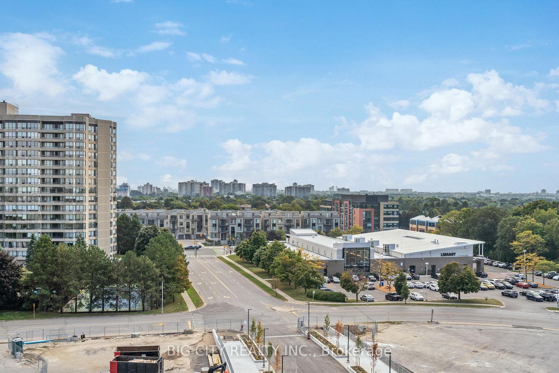 30 Upper Mall Way Unit 608A photo 23