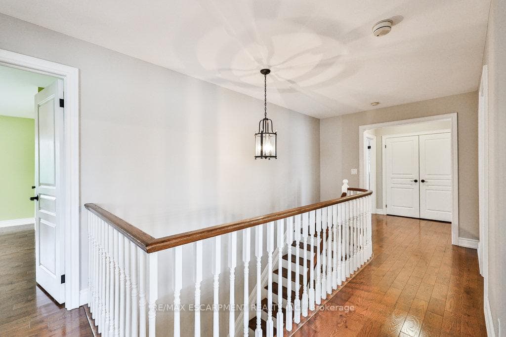 597 Hancock Way photo 16