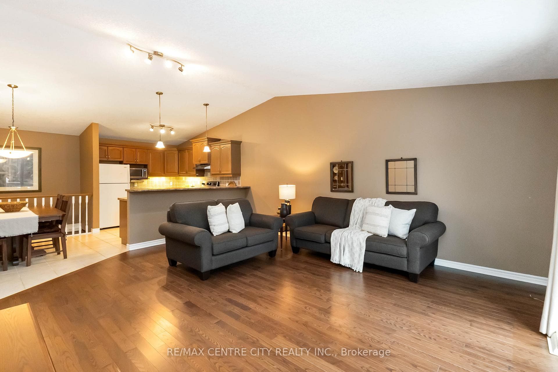 620 Thistlewood Drive Unit 10 photo 23