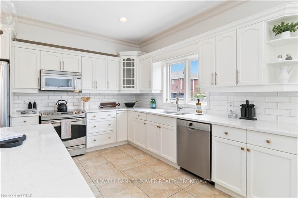 2057 WESTPOINT Heights photo 12