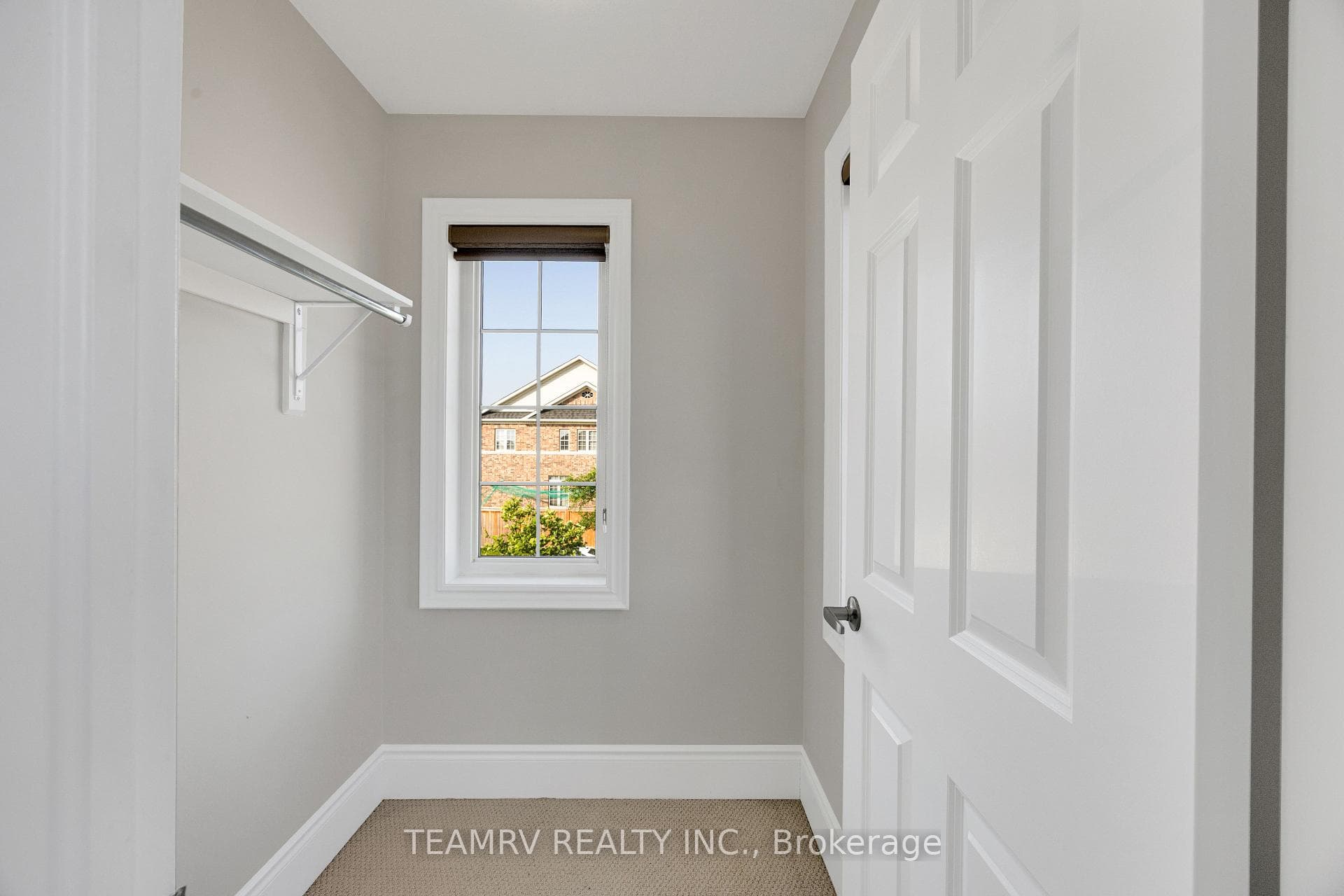1161 Upper Thames Drive photo 41