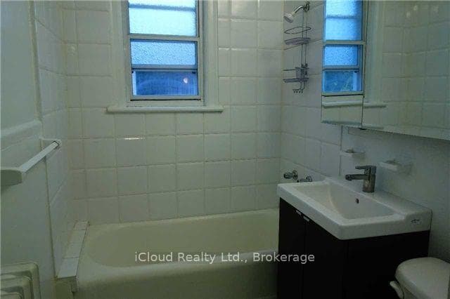 1162 Avenue Road Unit Upper photo 7