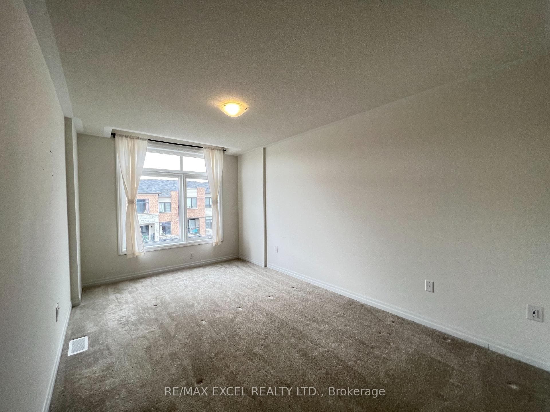 251 Vivant Street photo 16