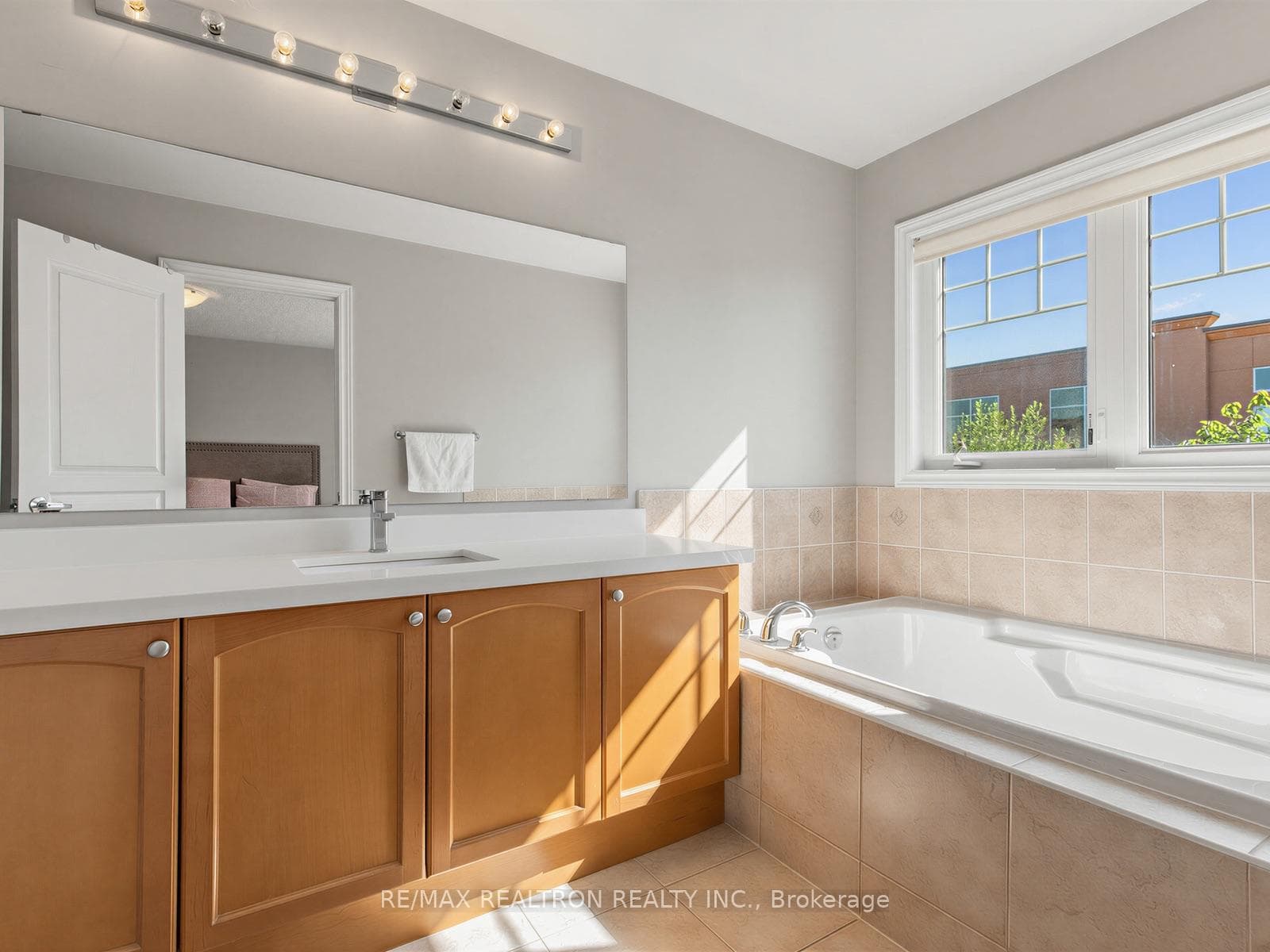 135 Windrow Street photo 24