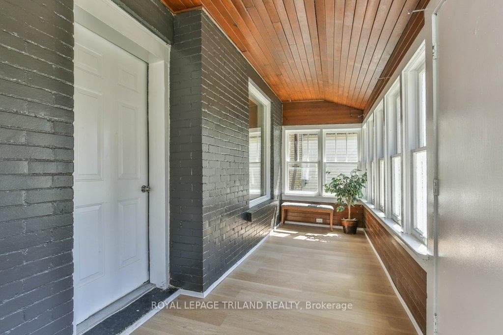 93 MALAKOFF Street photo 5