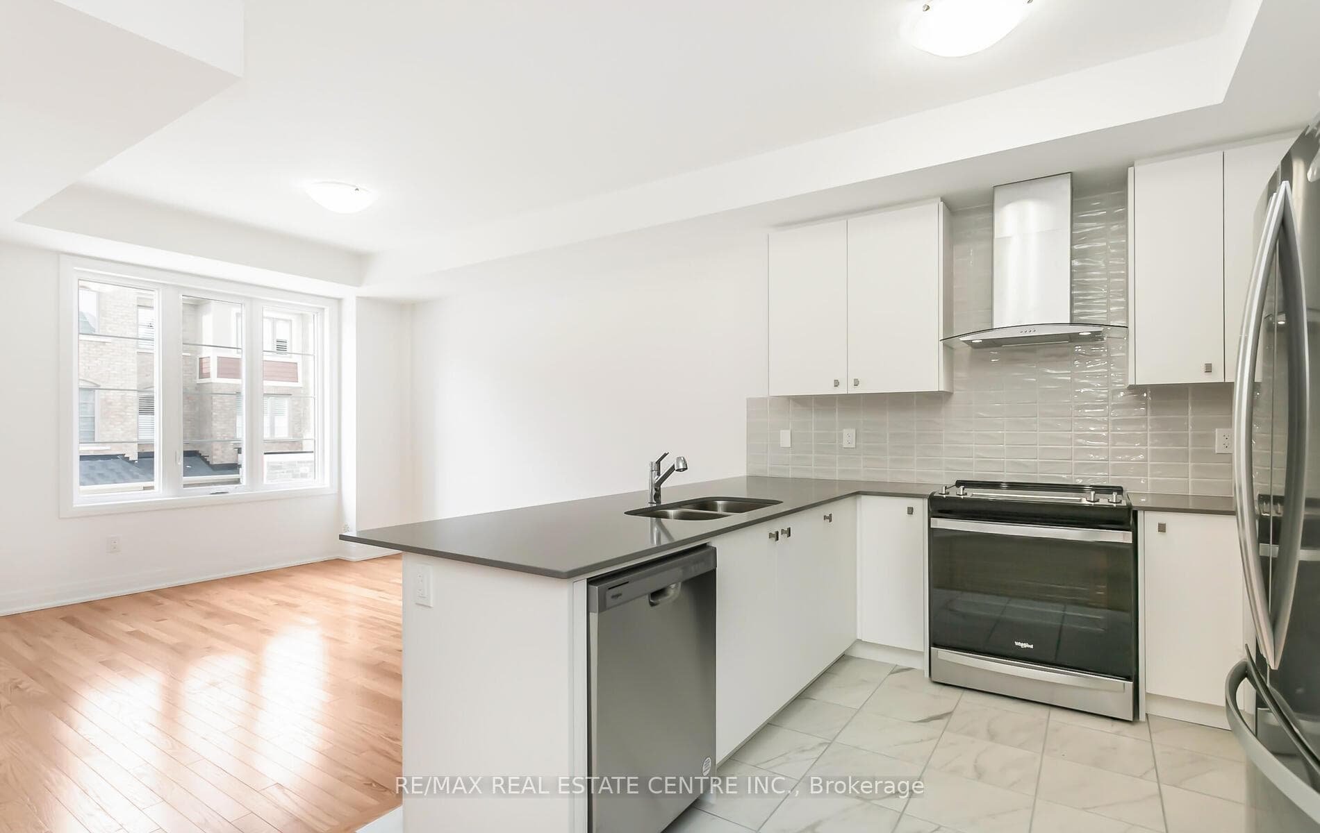 9 Waterside Way photo 15