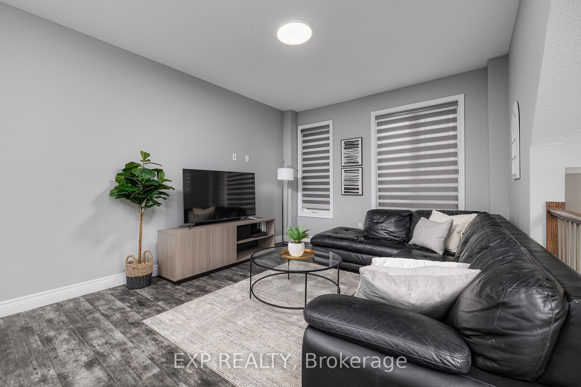 74 Loxleigh Lane photo 5