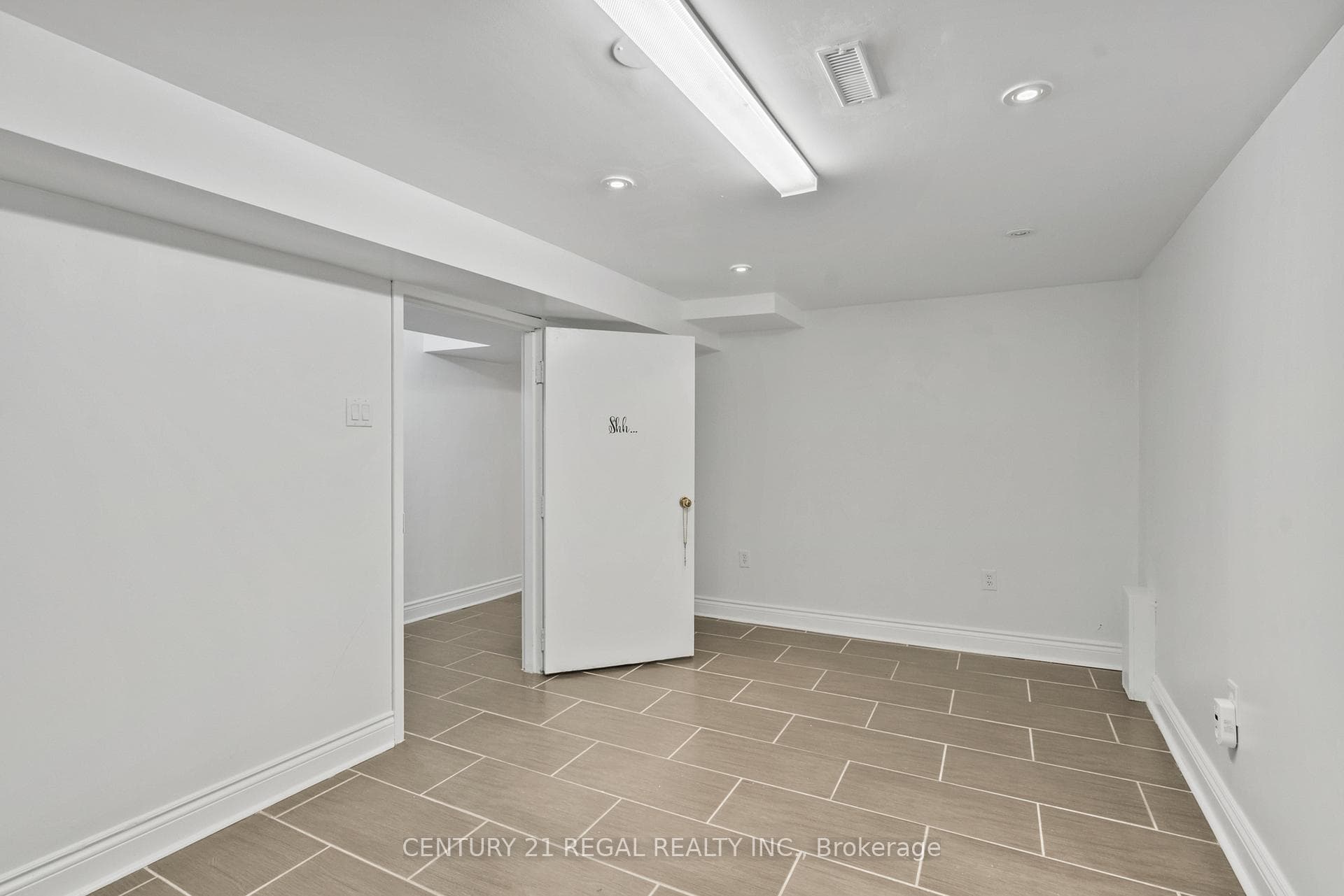35 Portrush Crescent photo 30