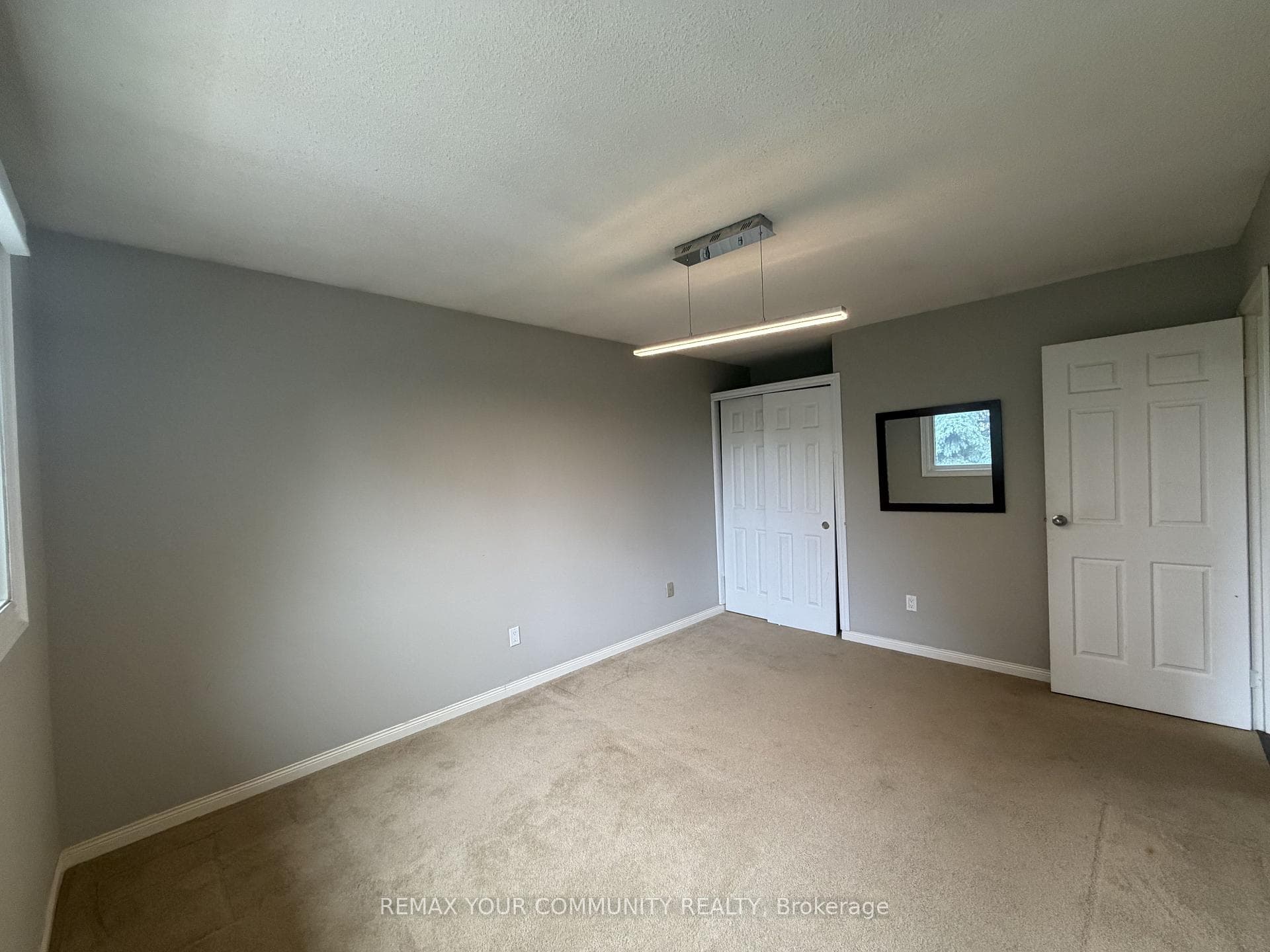 209 Yorkshire Drive photo 20