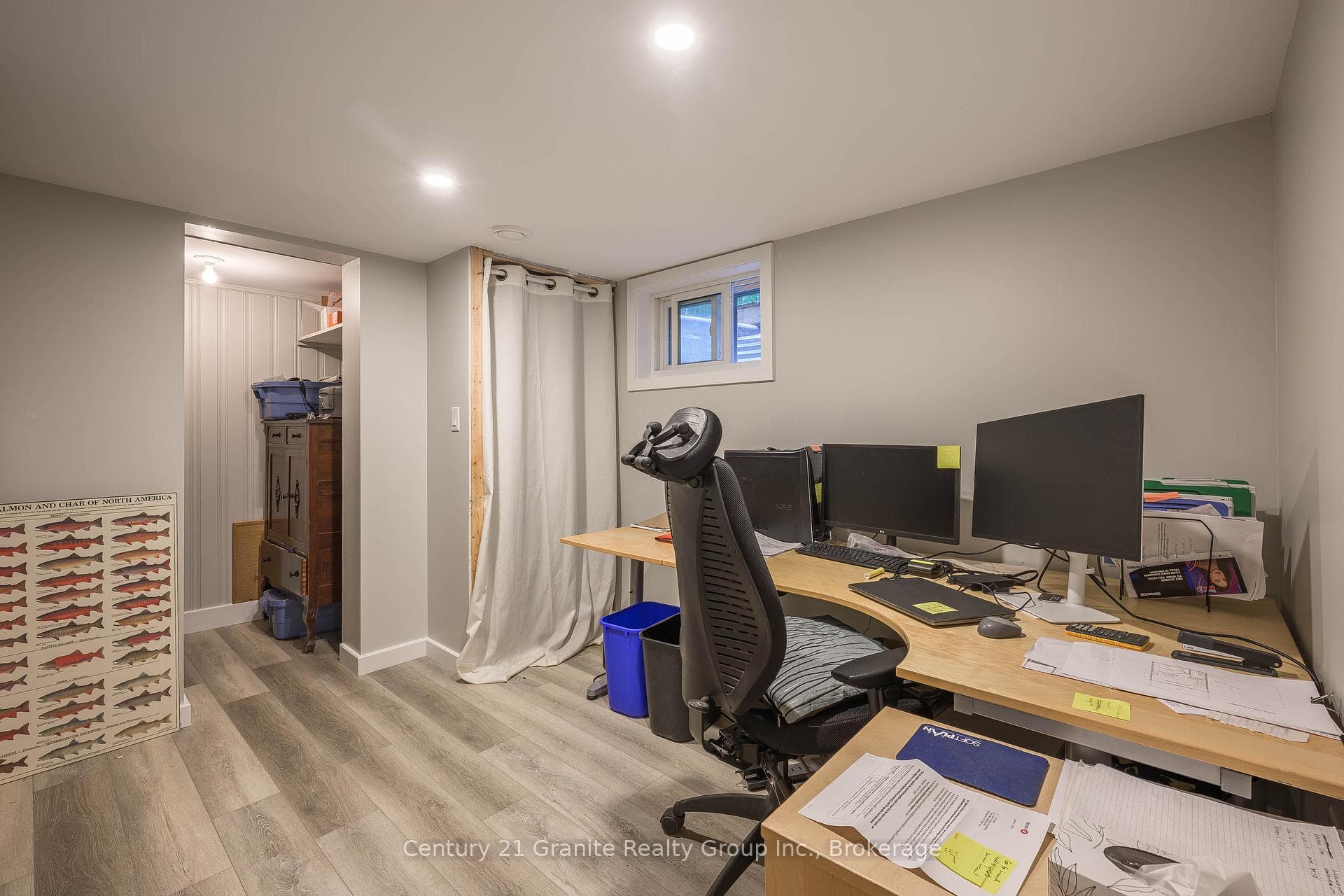 1283 Wonderland Road photo 36
