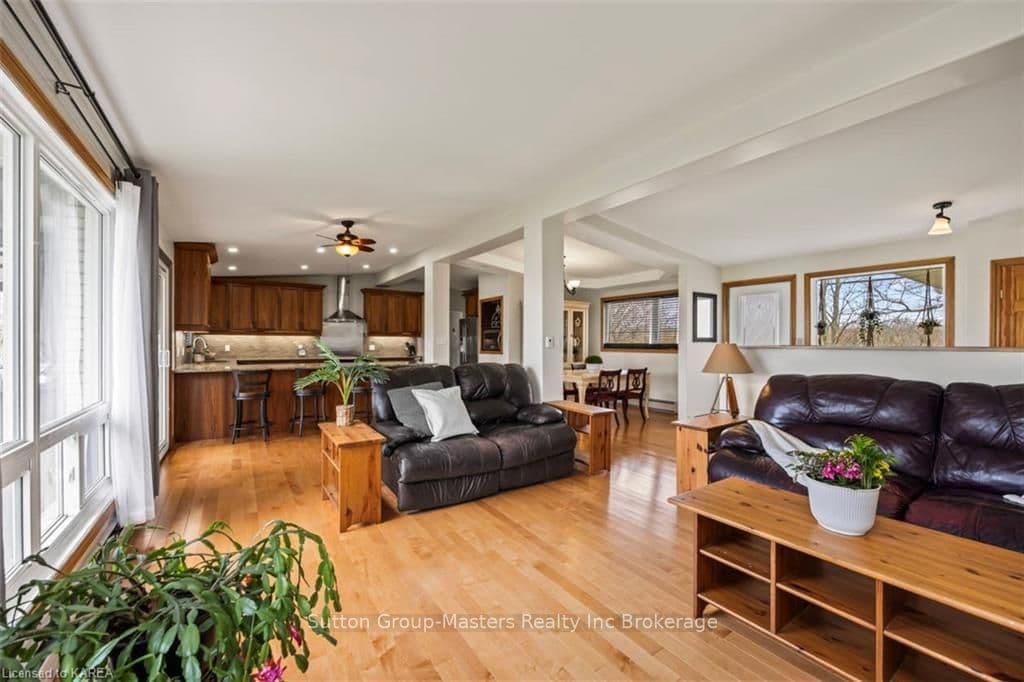 2353 MCIVOR Road photo 10