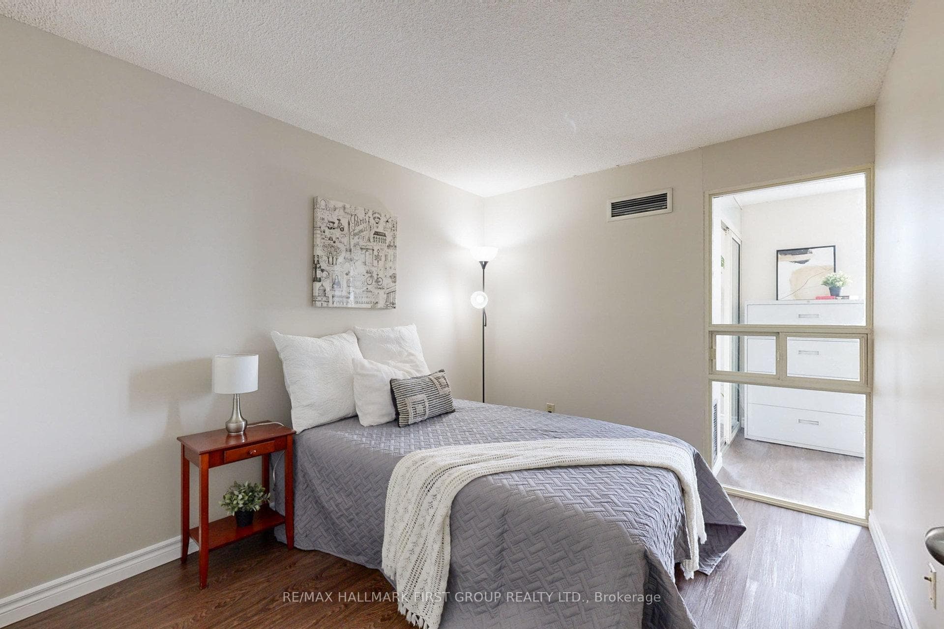 2466 Eglinton Avenue Unit 1504 photo 26