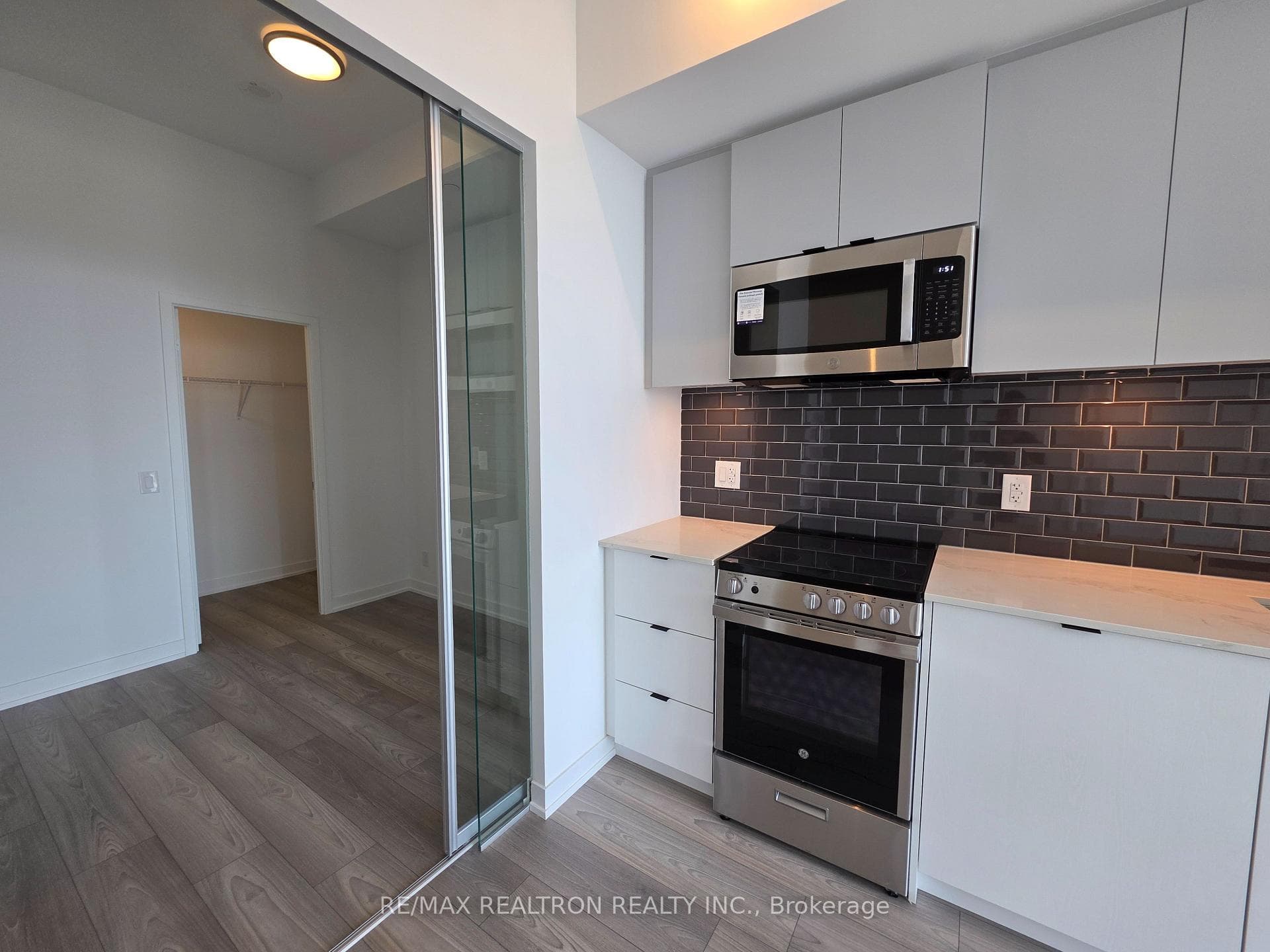 285 Dufferin St Street Unit 1214 photo 12