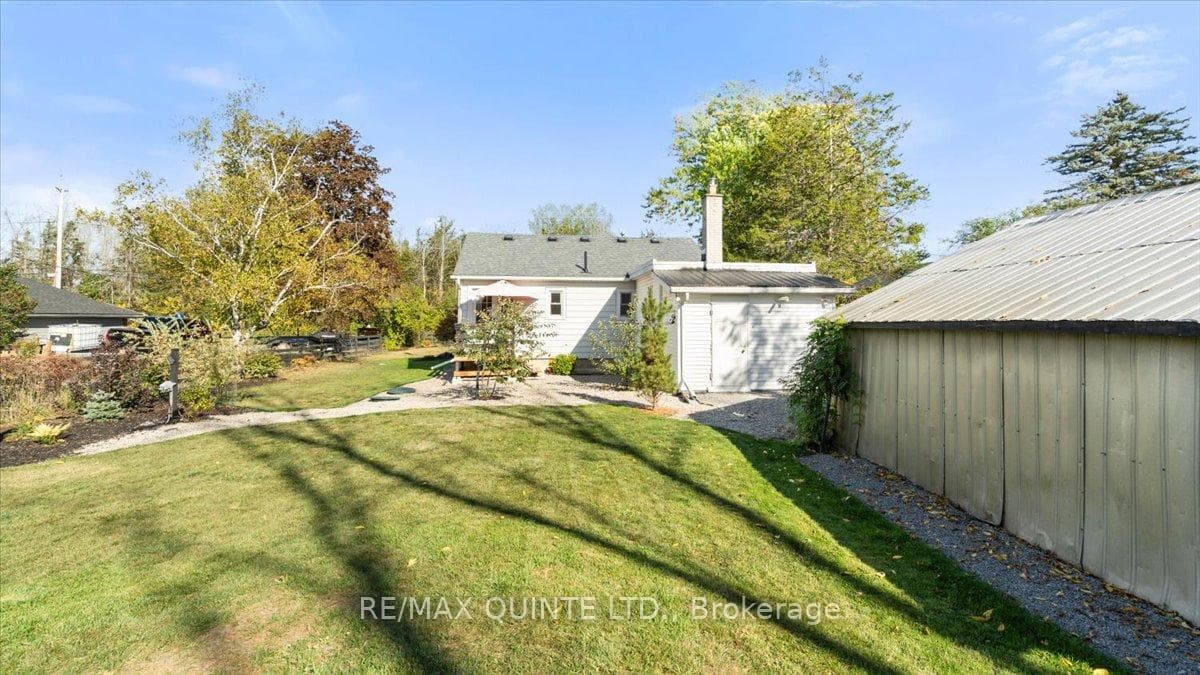 107 Ashley Street photo 10