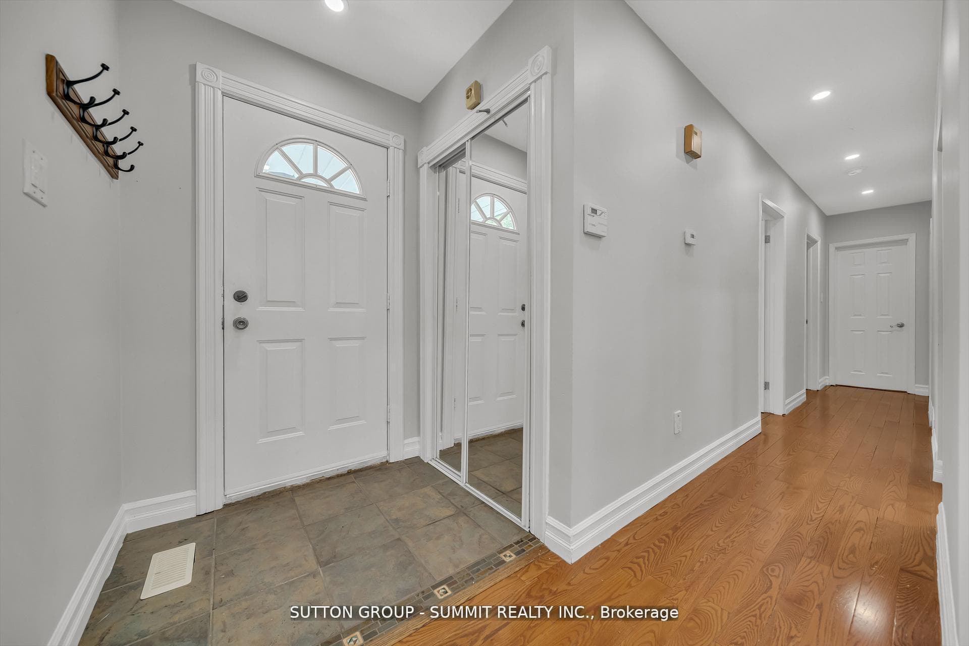 465 Seaton Drive photo 9