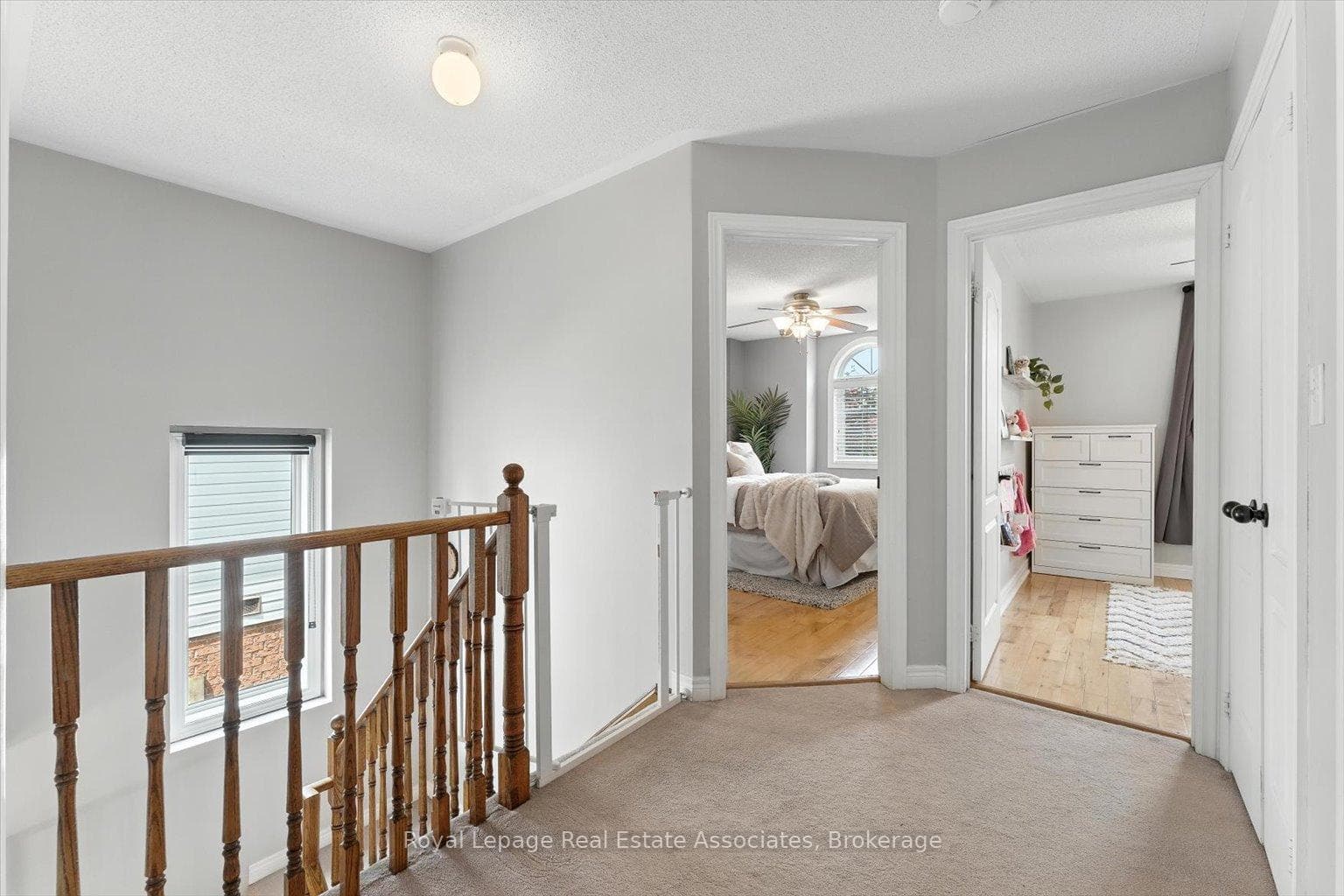 151 Mowat Crescent photo 26