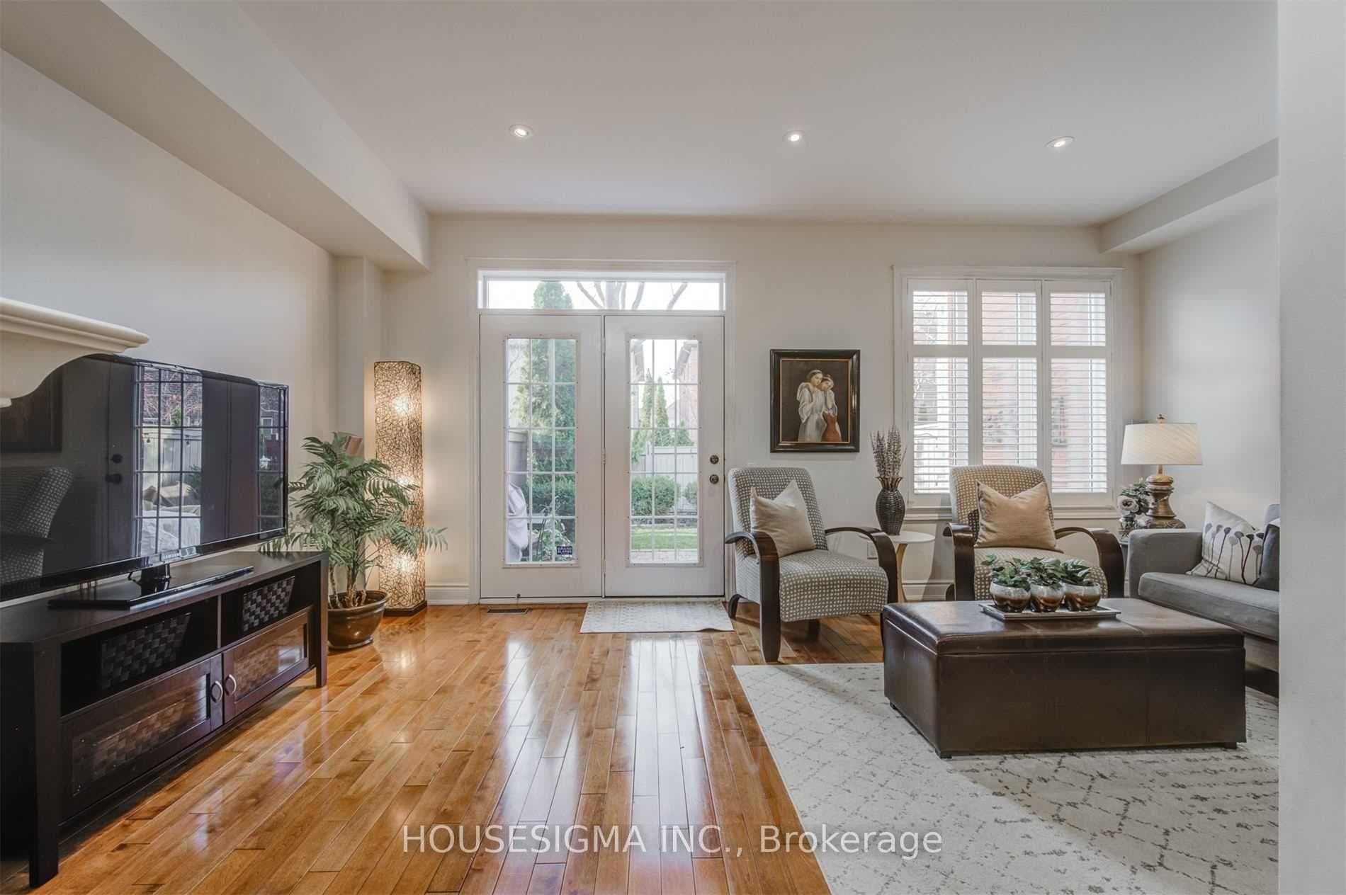 244 Tawny Crescent photo 12